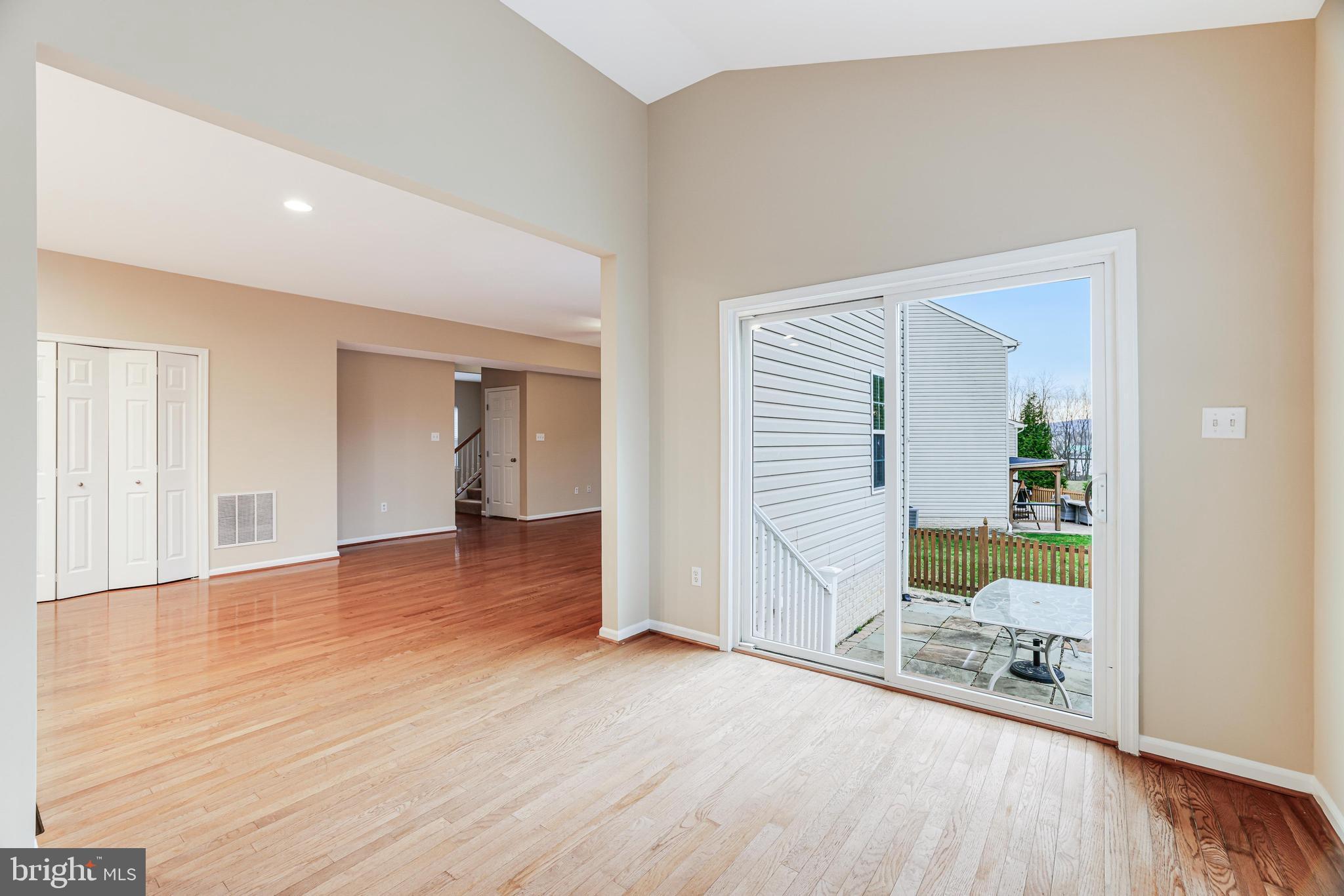 NEW TOWN MEADOWS - Residential Lease