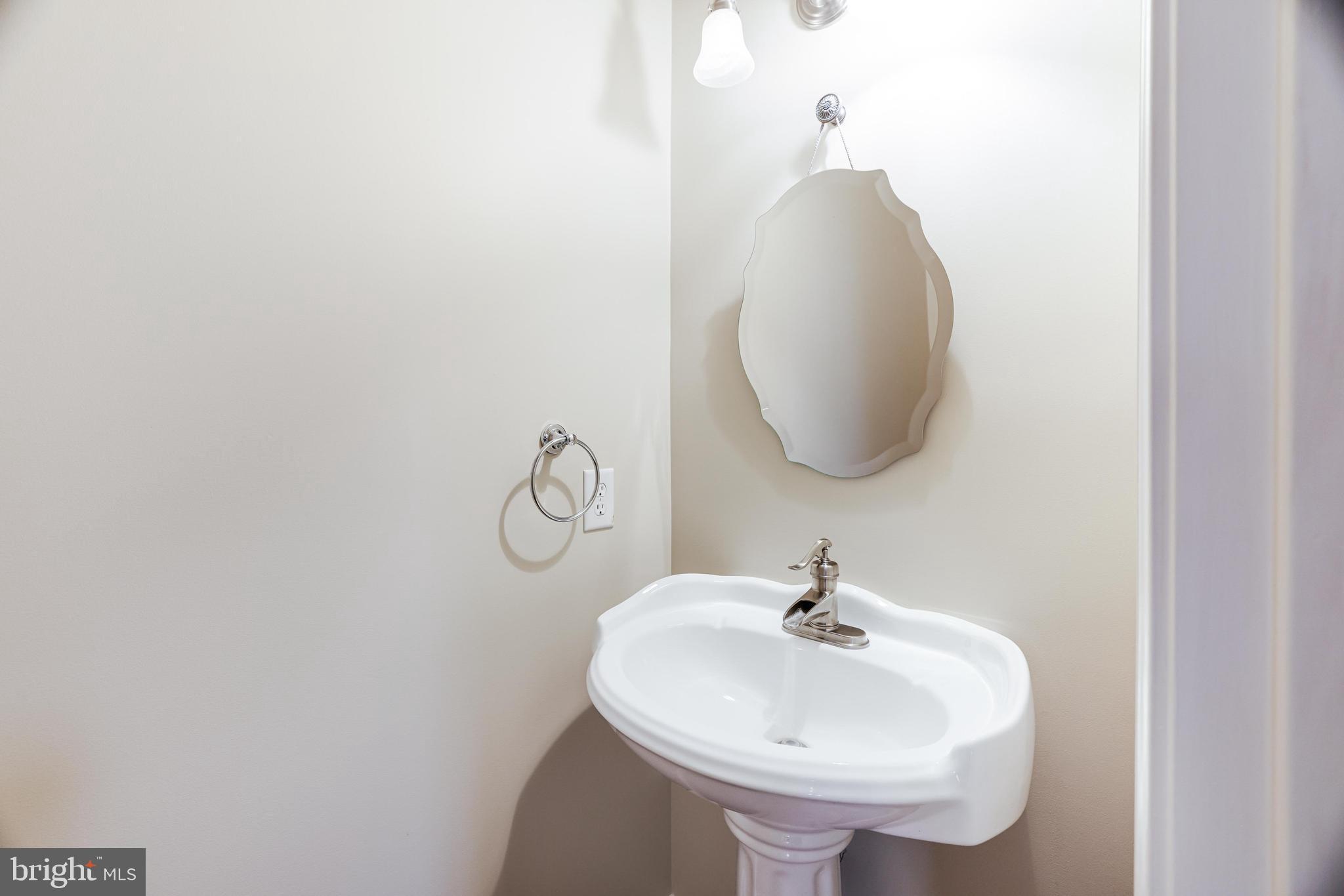 NEW TOWN MEADOWS - Residential Lease