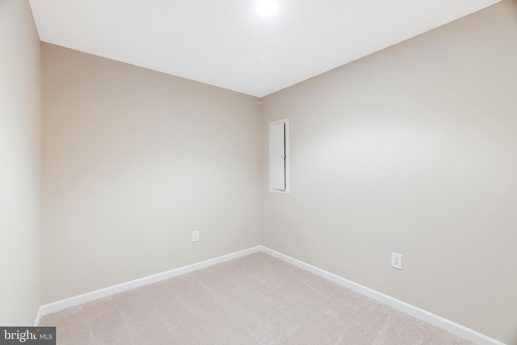 NEW TOWN MEADOWS - Residential Lease