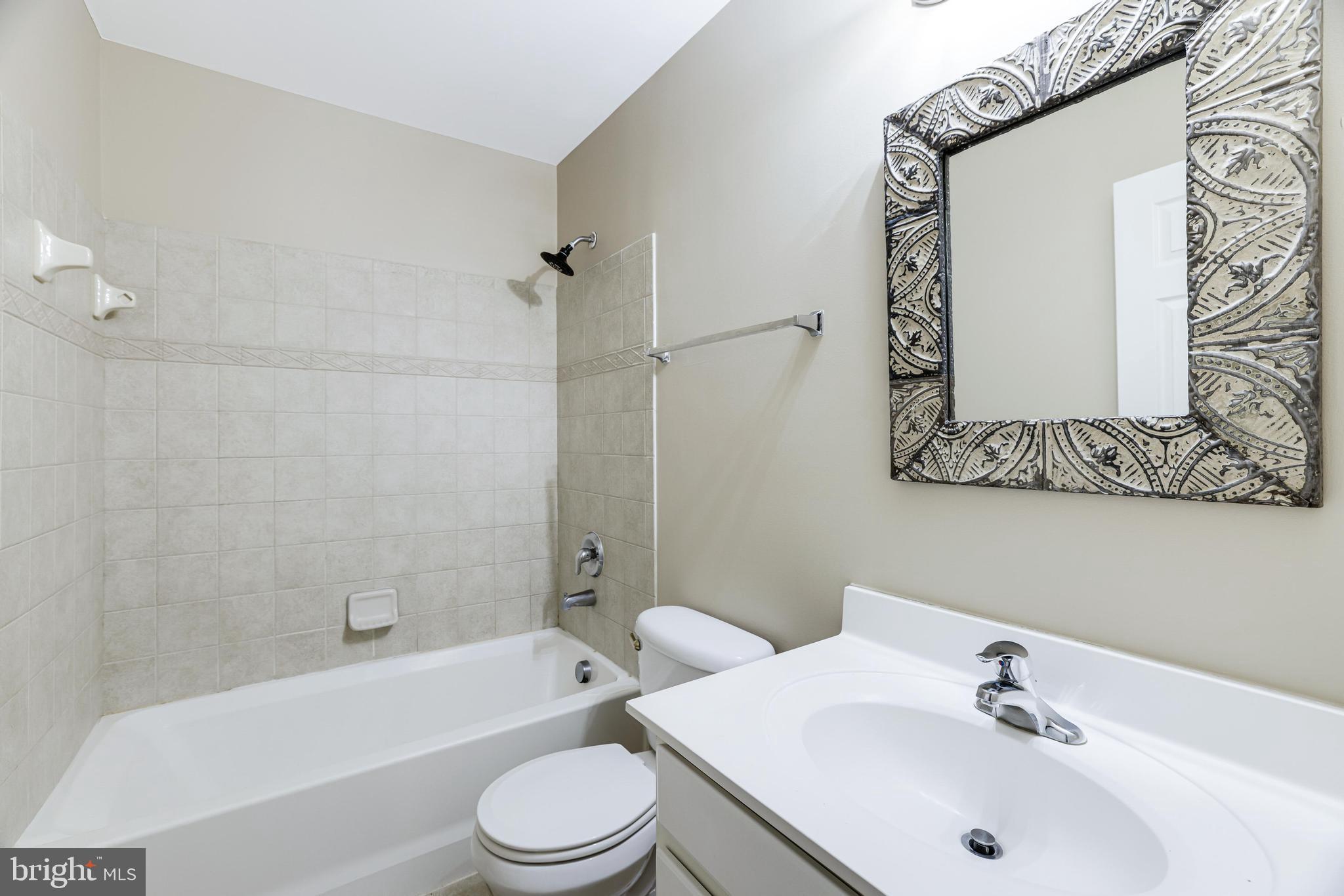 NEW TOWN MEADOWS - Residential Lease