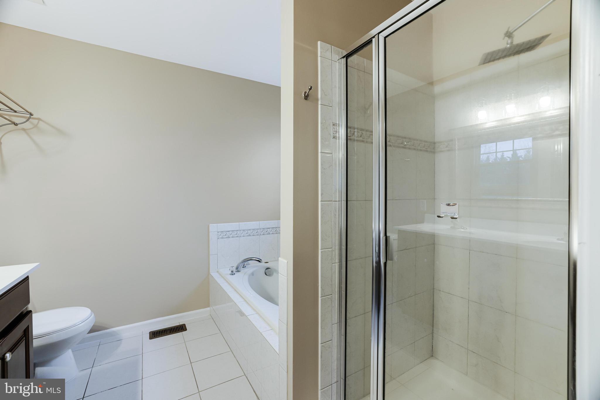 NEW TOWN MEADOWS - Residential Lease