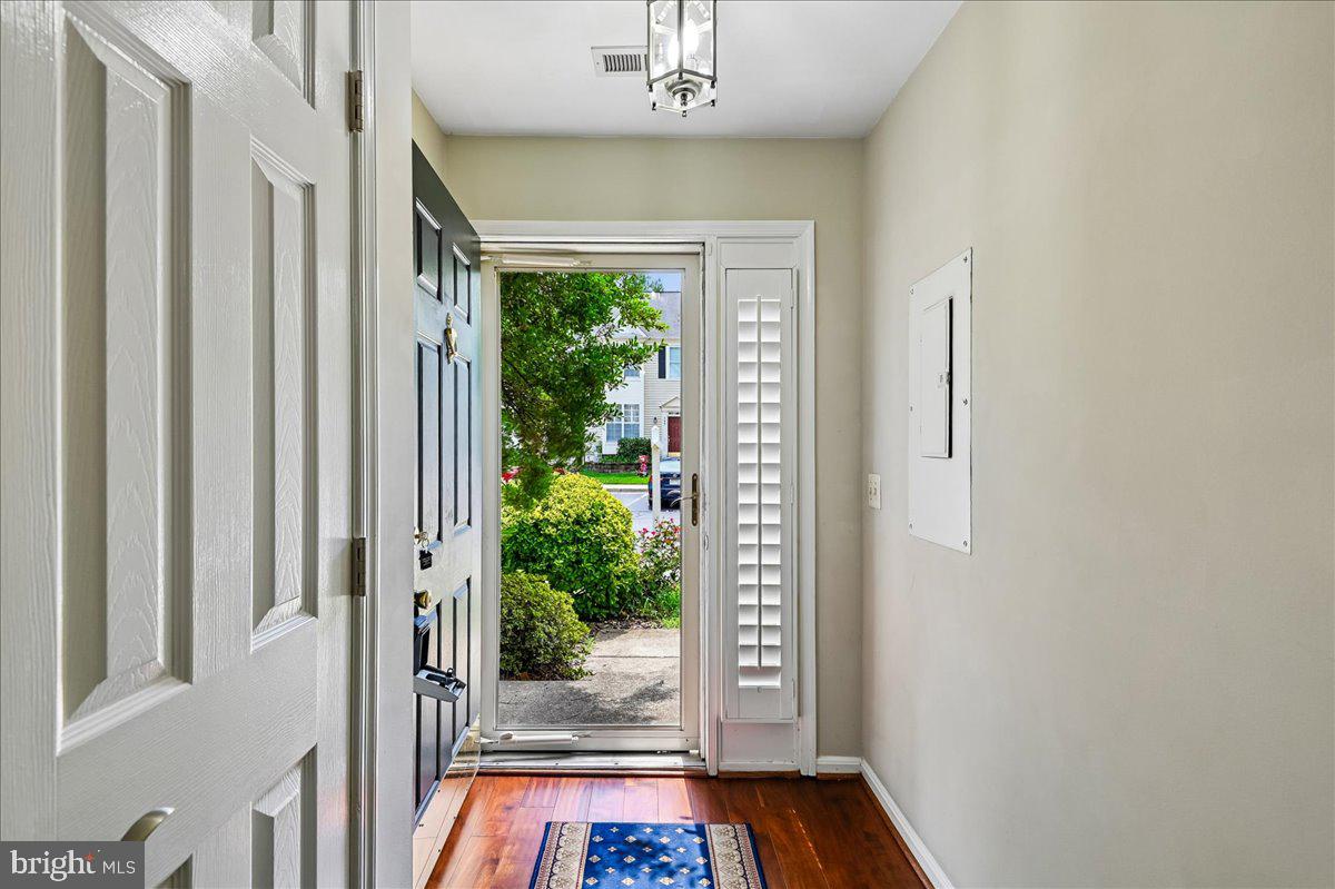 706 HOWARDS LOOP