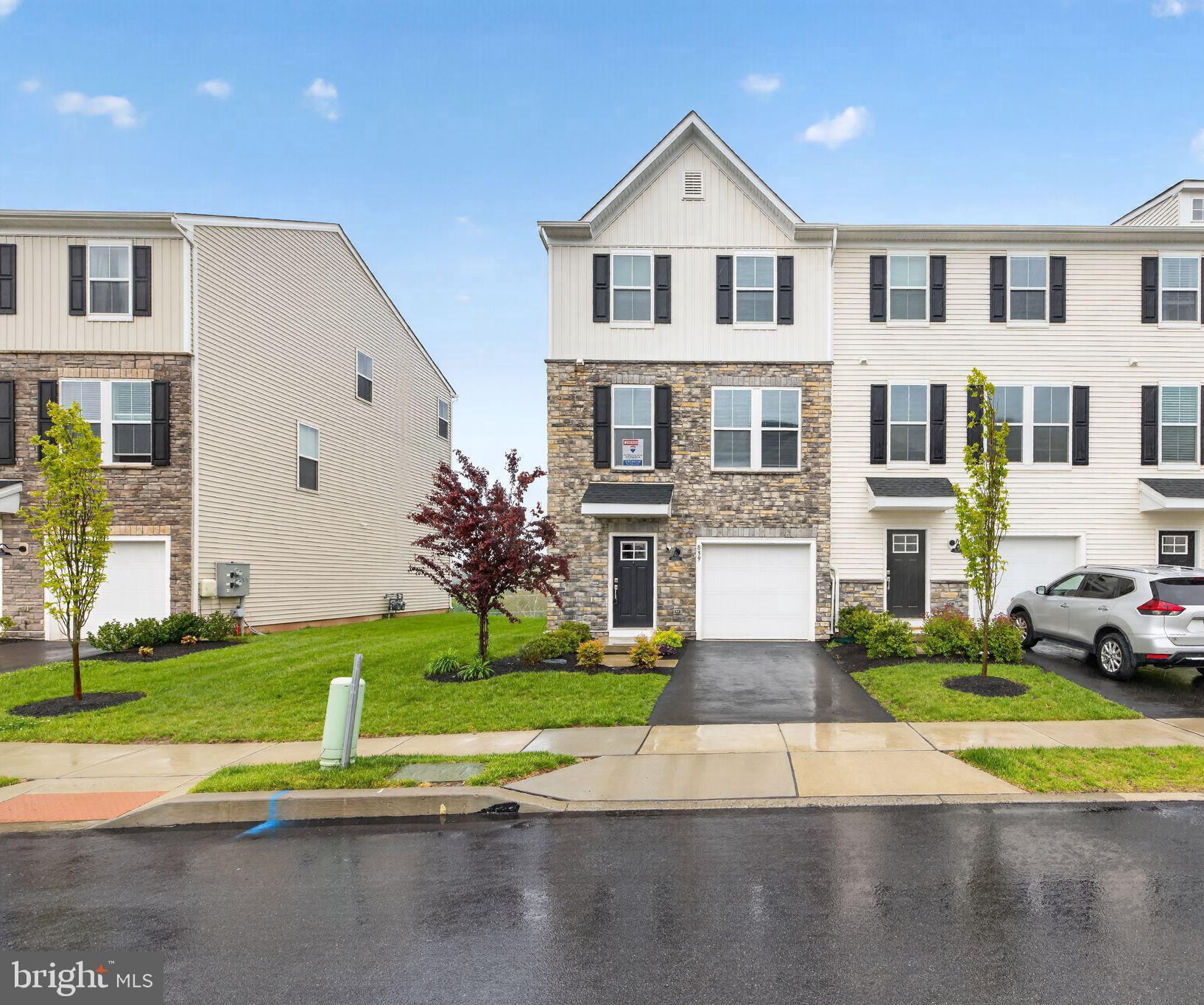 VILLAGES AT SPRING HILL - Residential