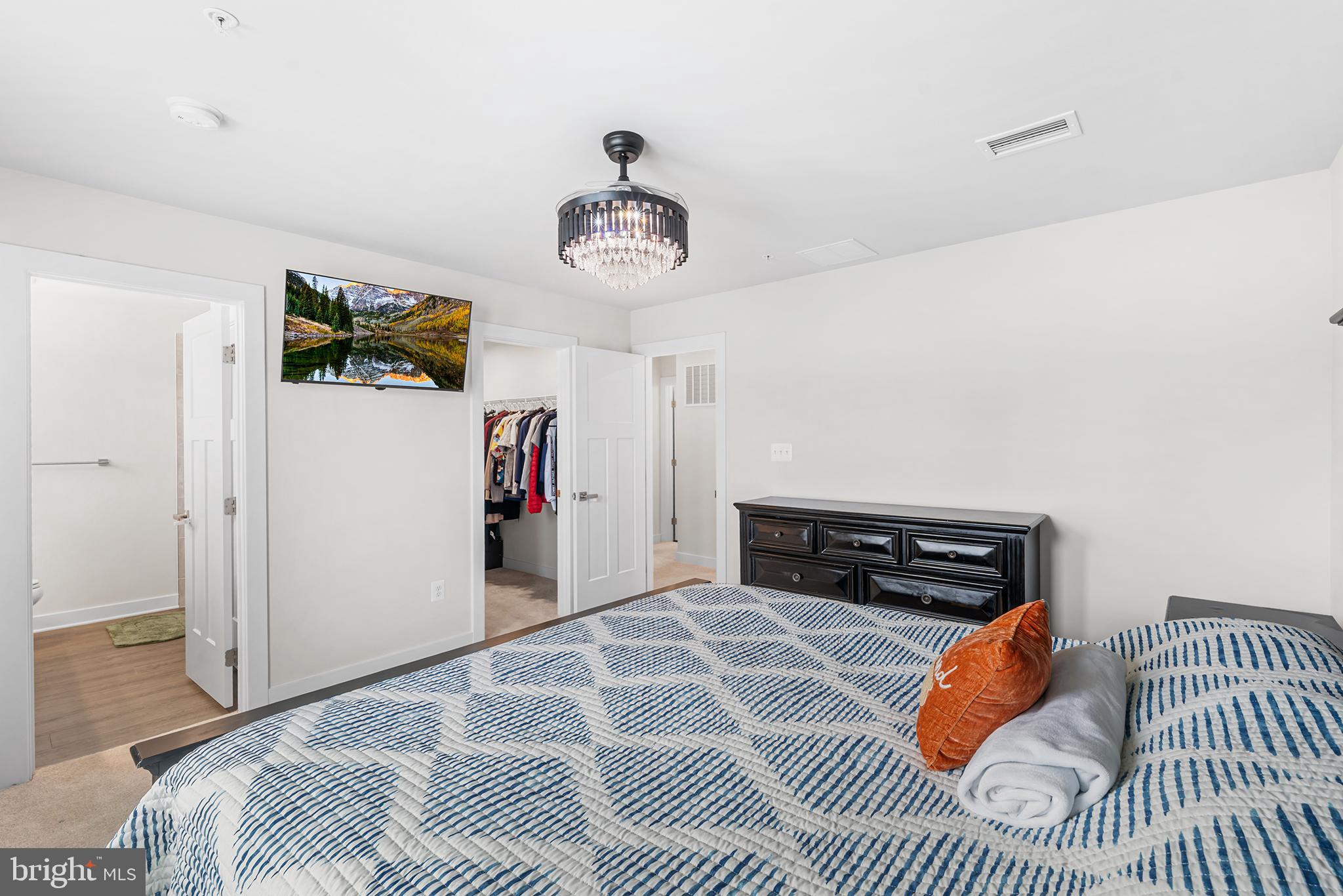 ABERDEEN OVERLOOK - Residential