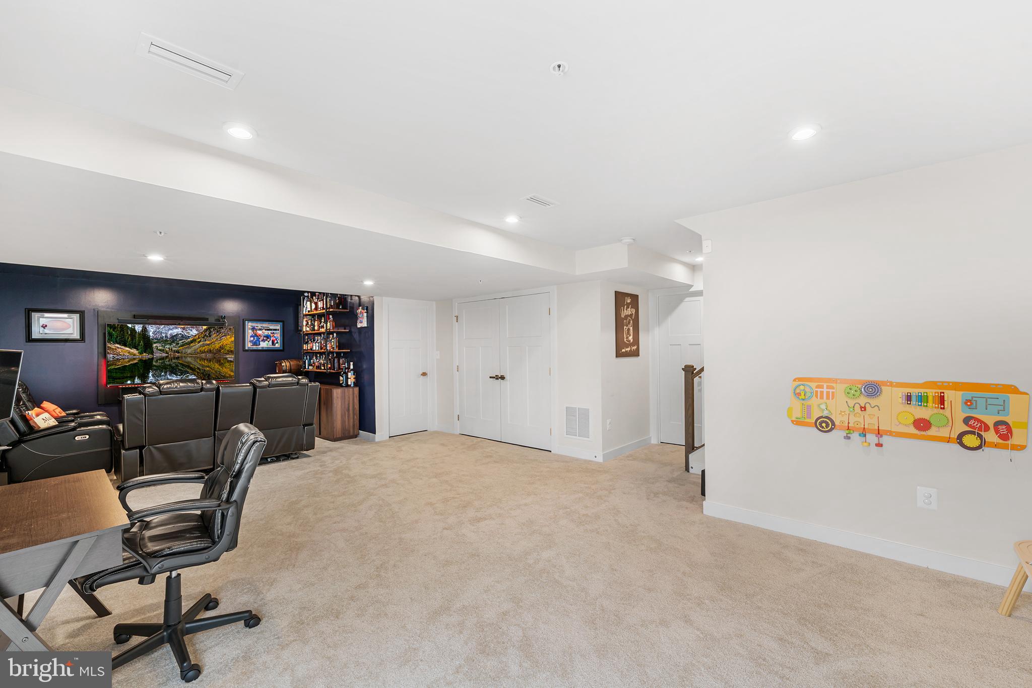 ABERDEEN OVERLOOK - Residential