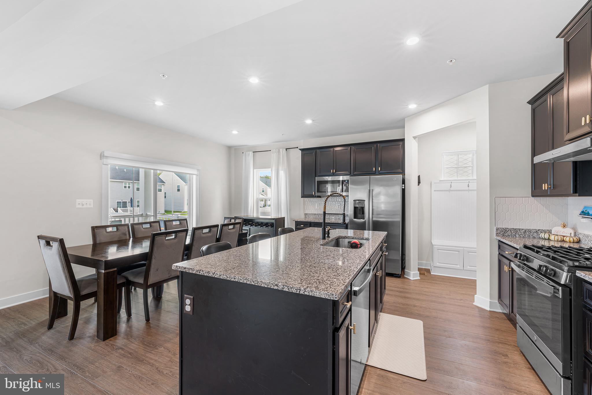 ABERDEEN OVERLOOK - Residential