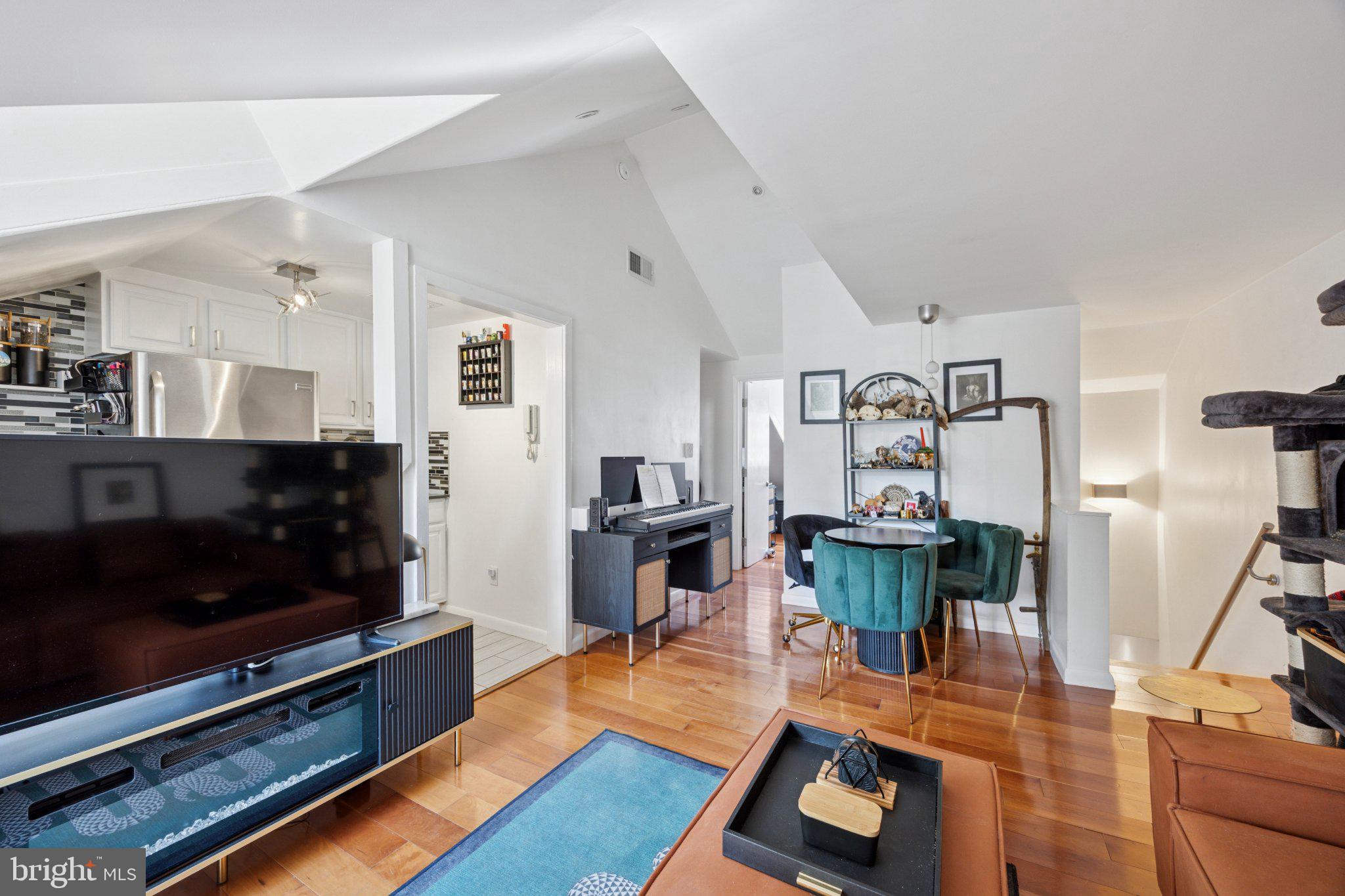 WASHINGTON SQ WEST - Residential