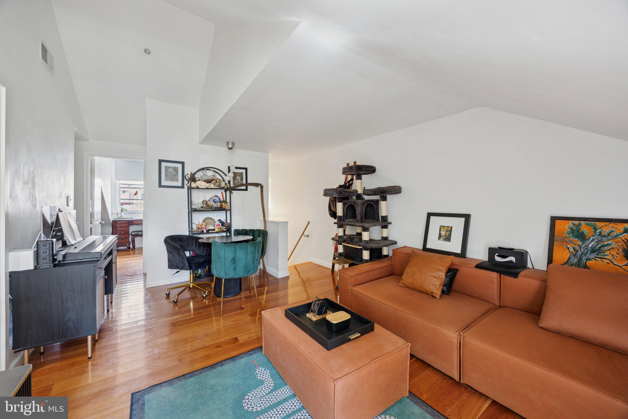 WASHINGTON SQ WEST - Residential