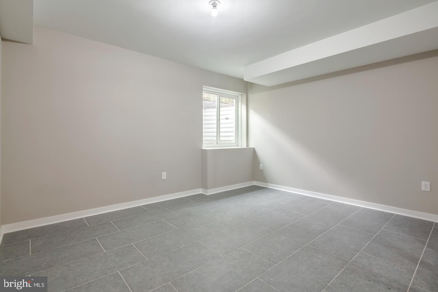 ROXBOROUGH - Residential Lease