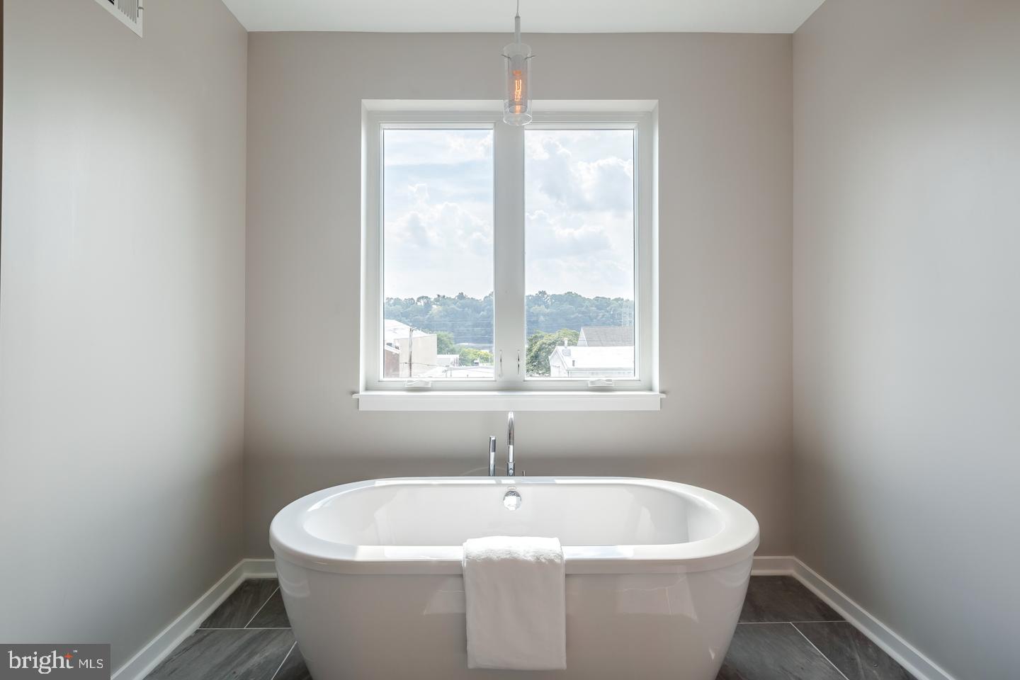 ROXBOROUGH - Residential Lease