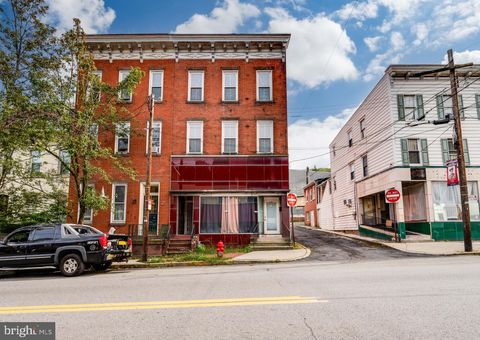 621 W MARKET STREET POTTSVILLE PA 17901