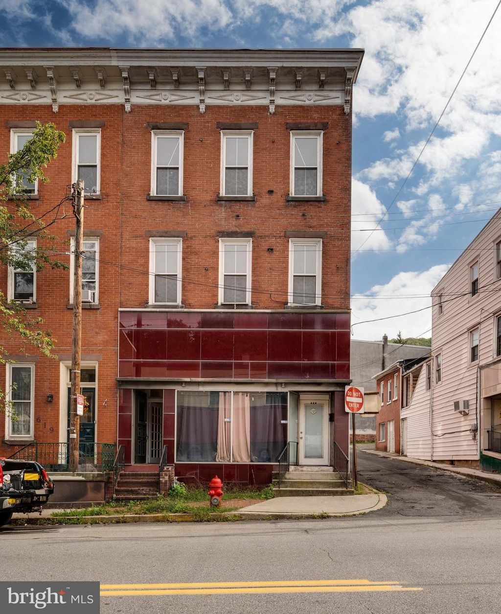 Photo of 621 W Market Street, POTTSVILLE, PA 17901 (MLS # PASK2023906)