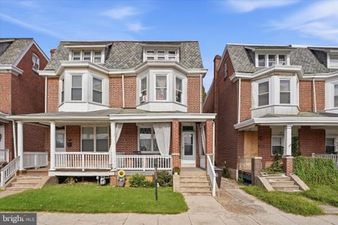 Townhouse For Sale - 117 W Wood Street<br/> NORRISTOWN, PA 19401