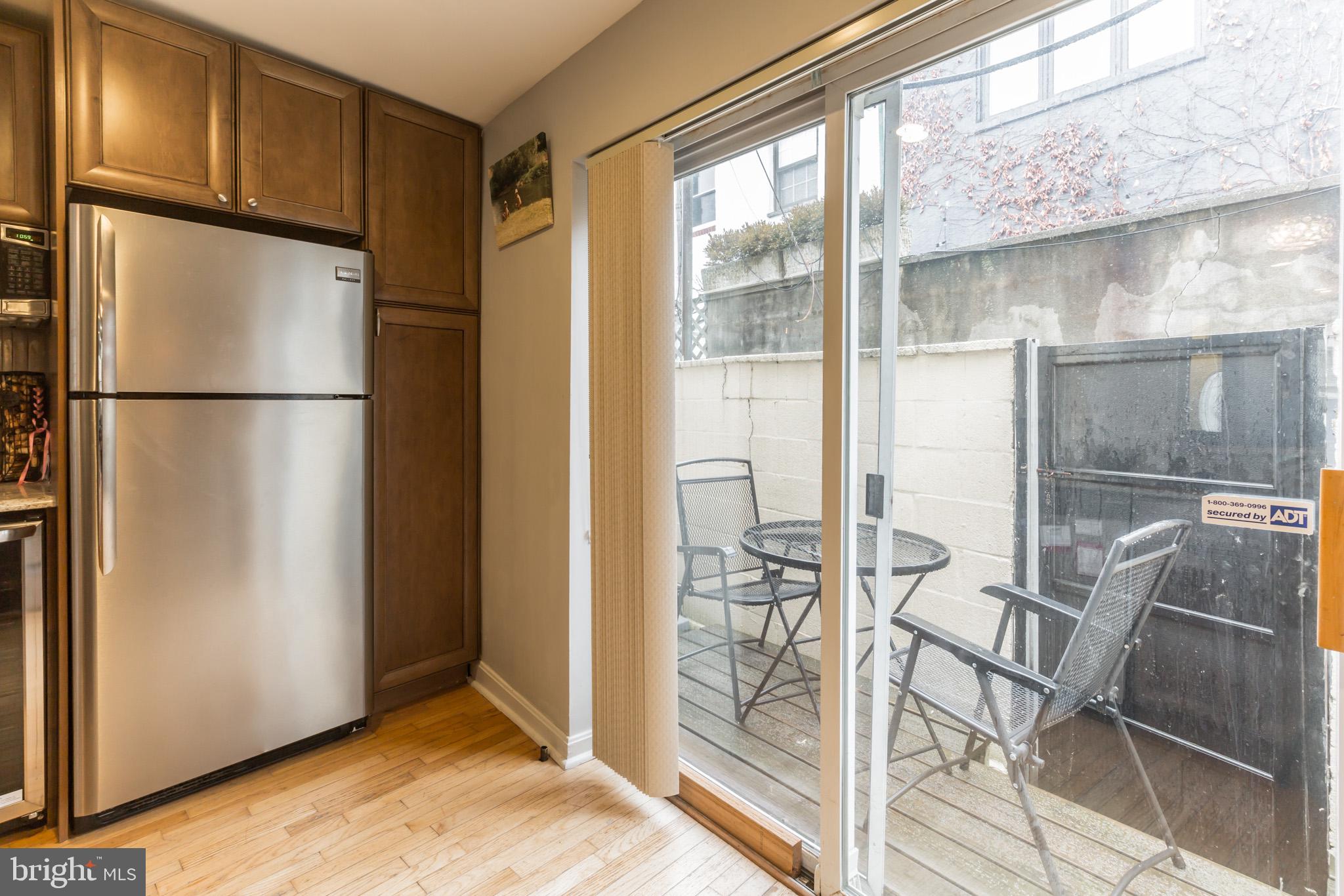 QUEEN VILLAGE - Residential