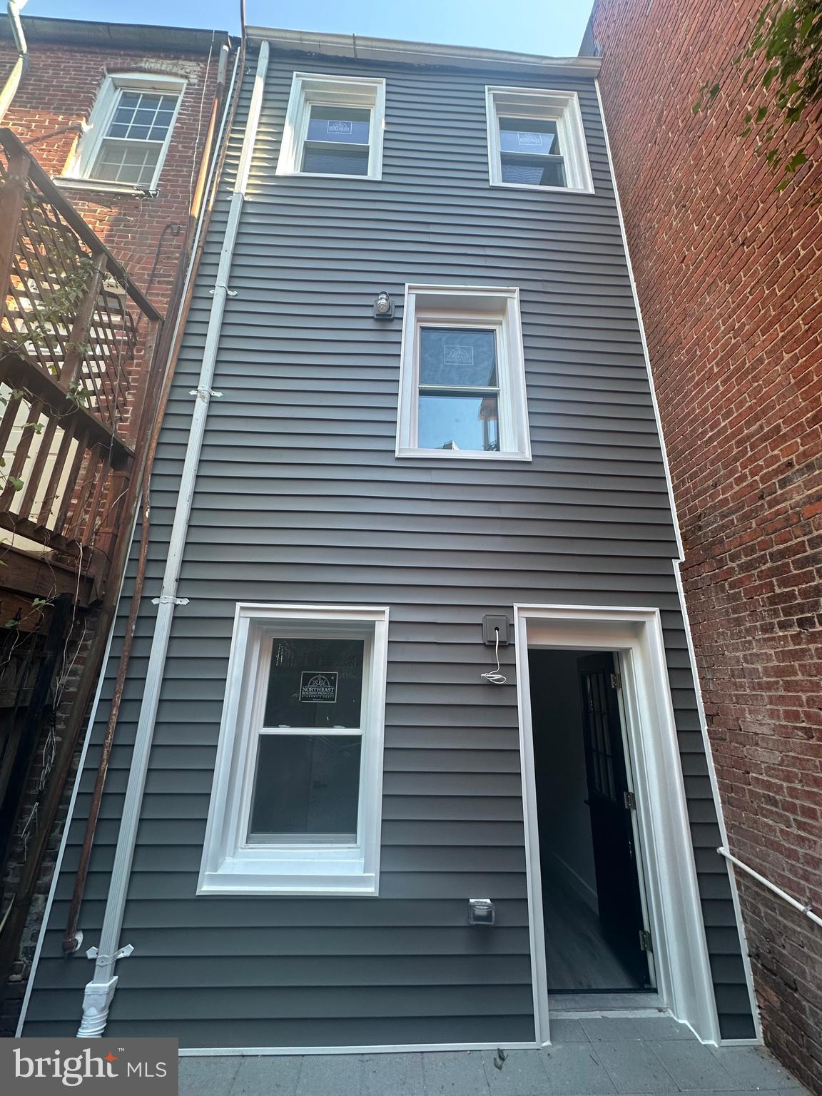 1235 PENNSYLVANIA AVENUE SE