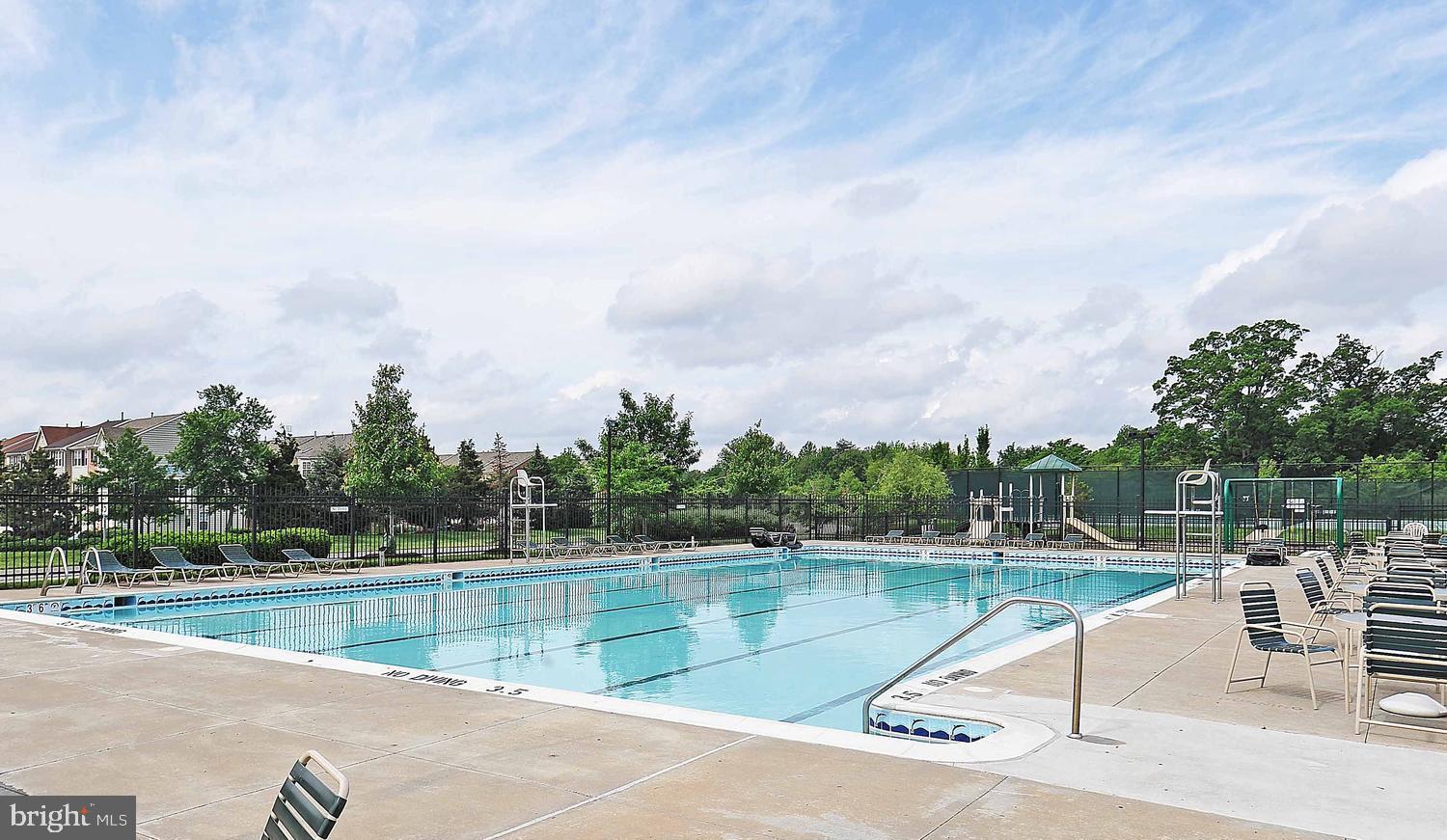 RIVER CLUB 1 AT BELMONT - Residential Lease