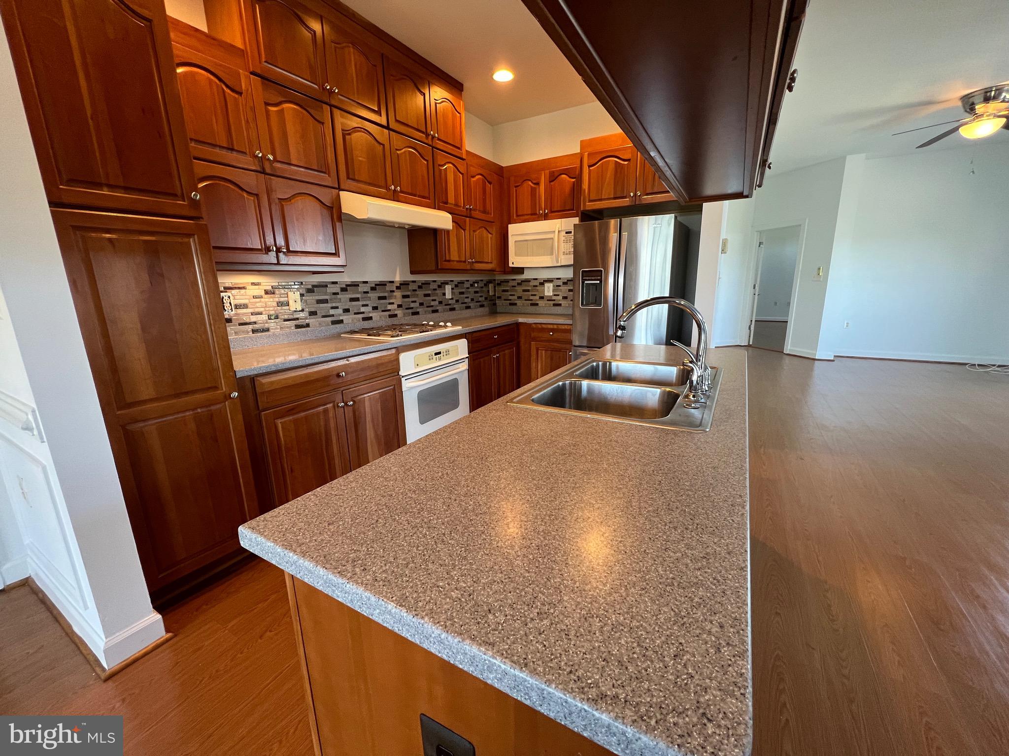 RIVER CLUB 1 AT BELMONT - Residential Lease