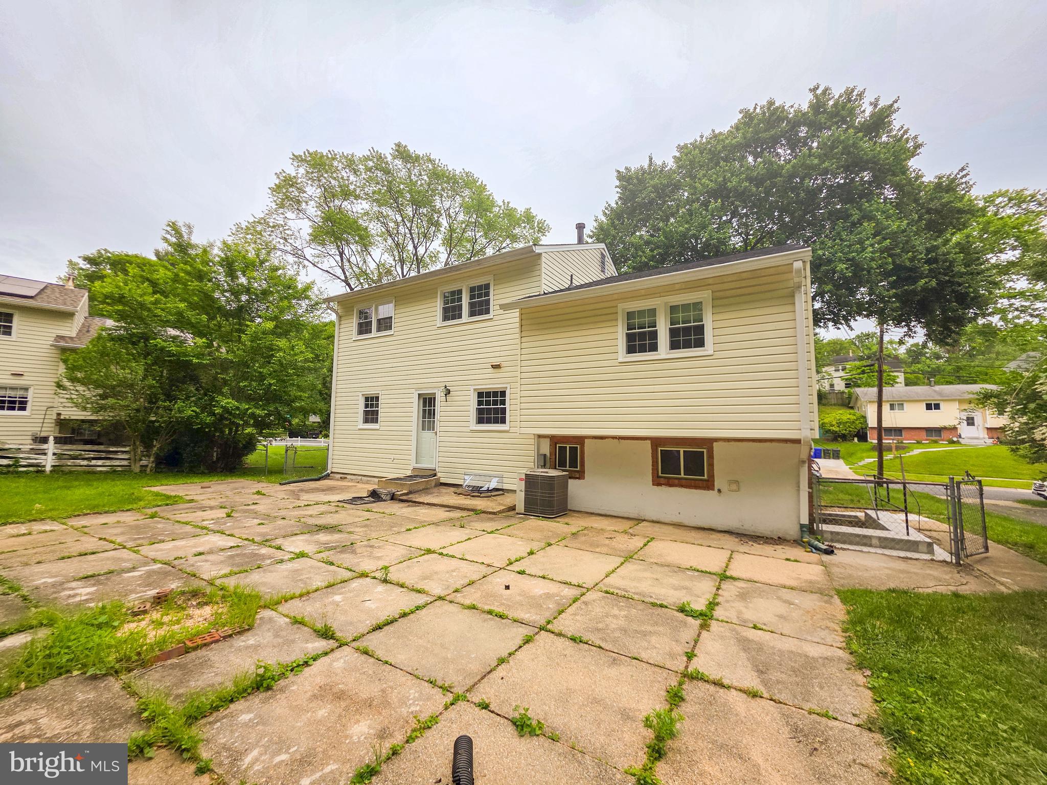 ASPEN HILL PARK - Residential Lease