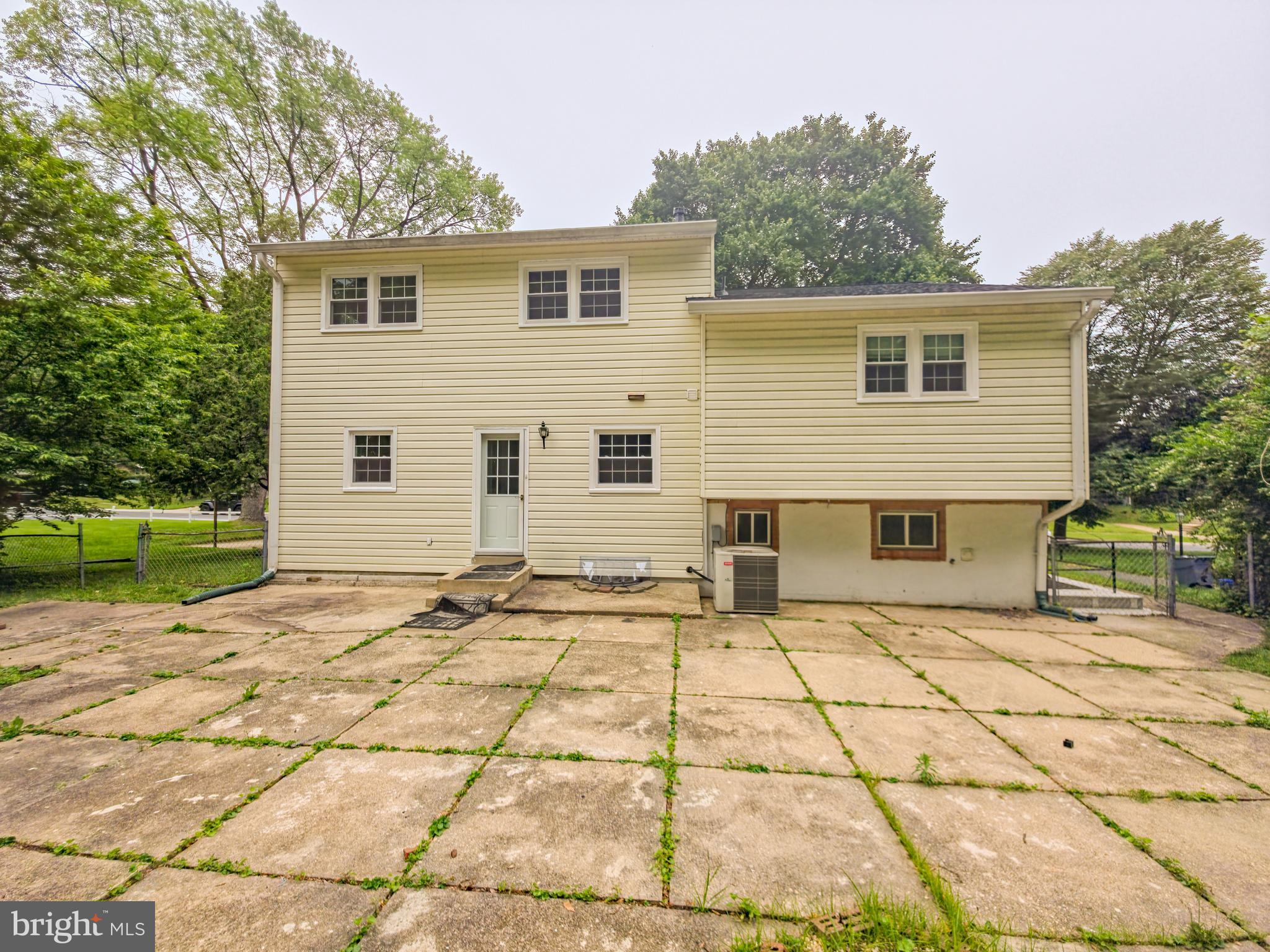 ASPEN HILL PARK - Residential Lease