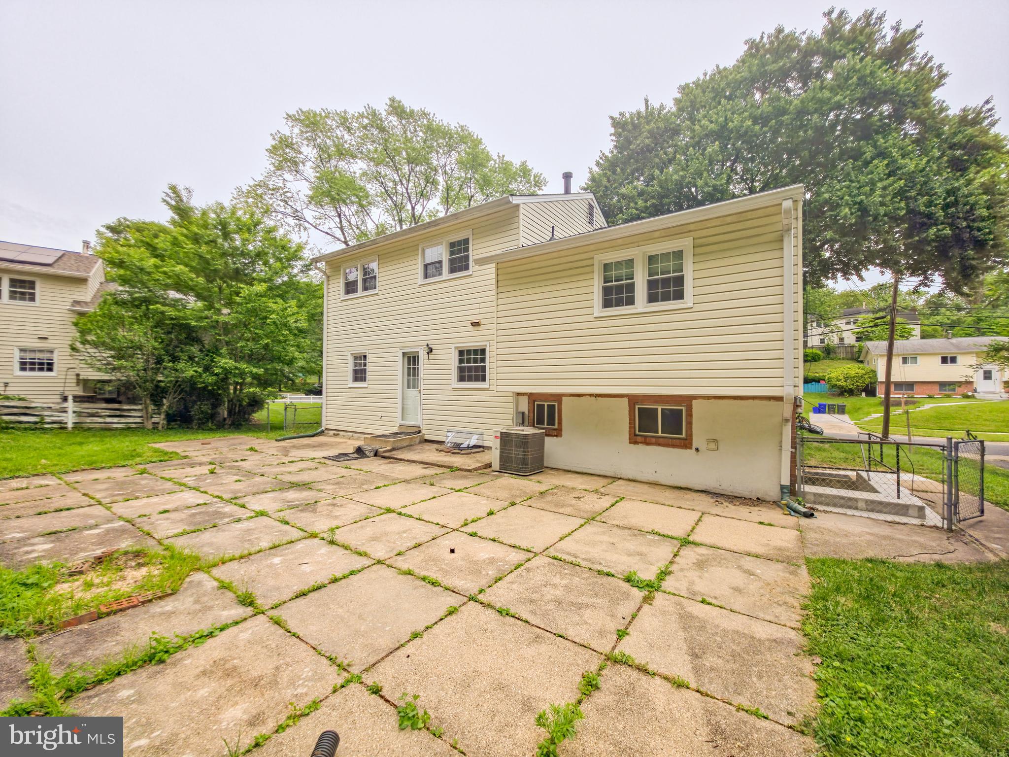 ASPEN HILL PARK - Residential Lease