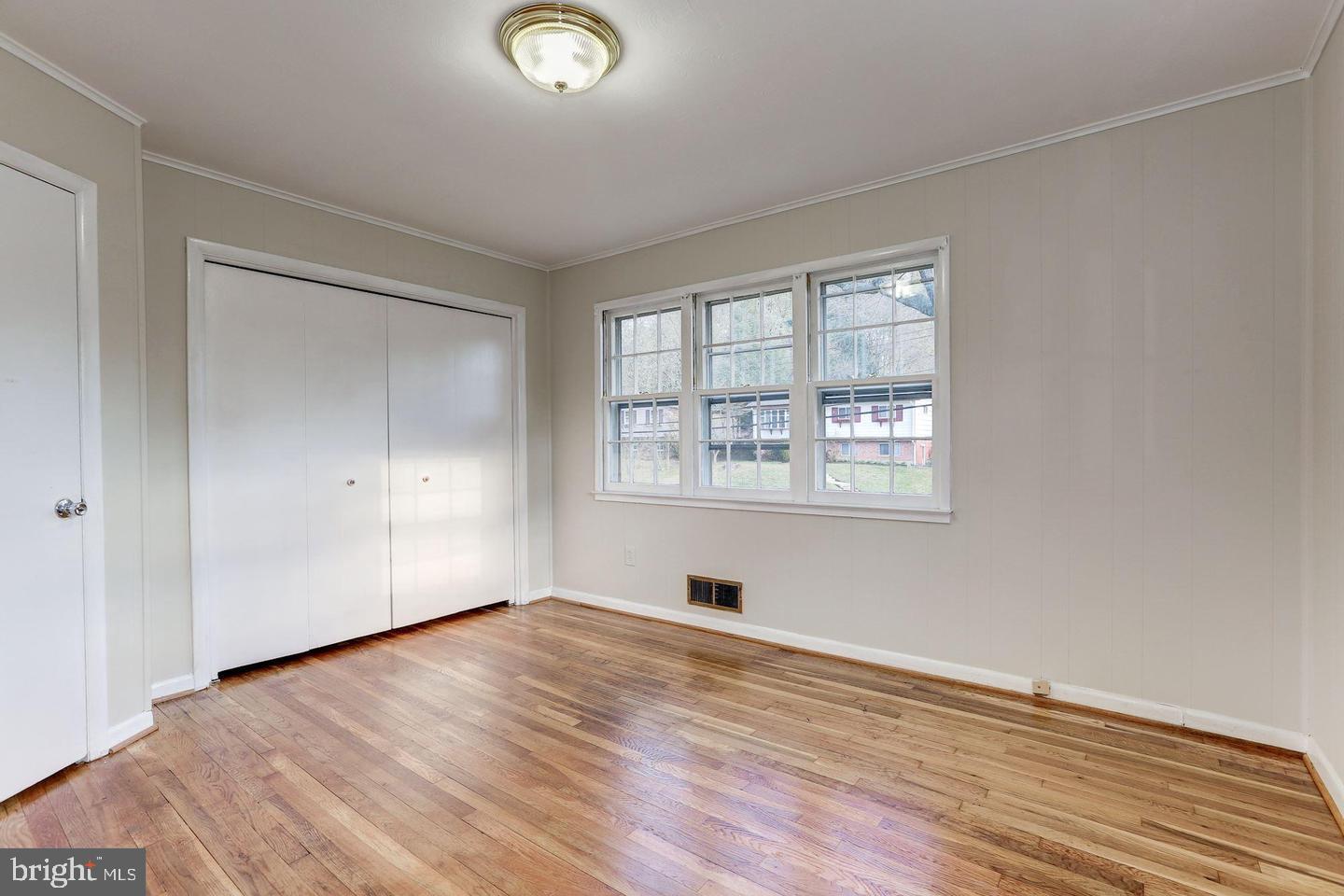 ASPEN HILL PARK - Residential Lease