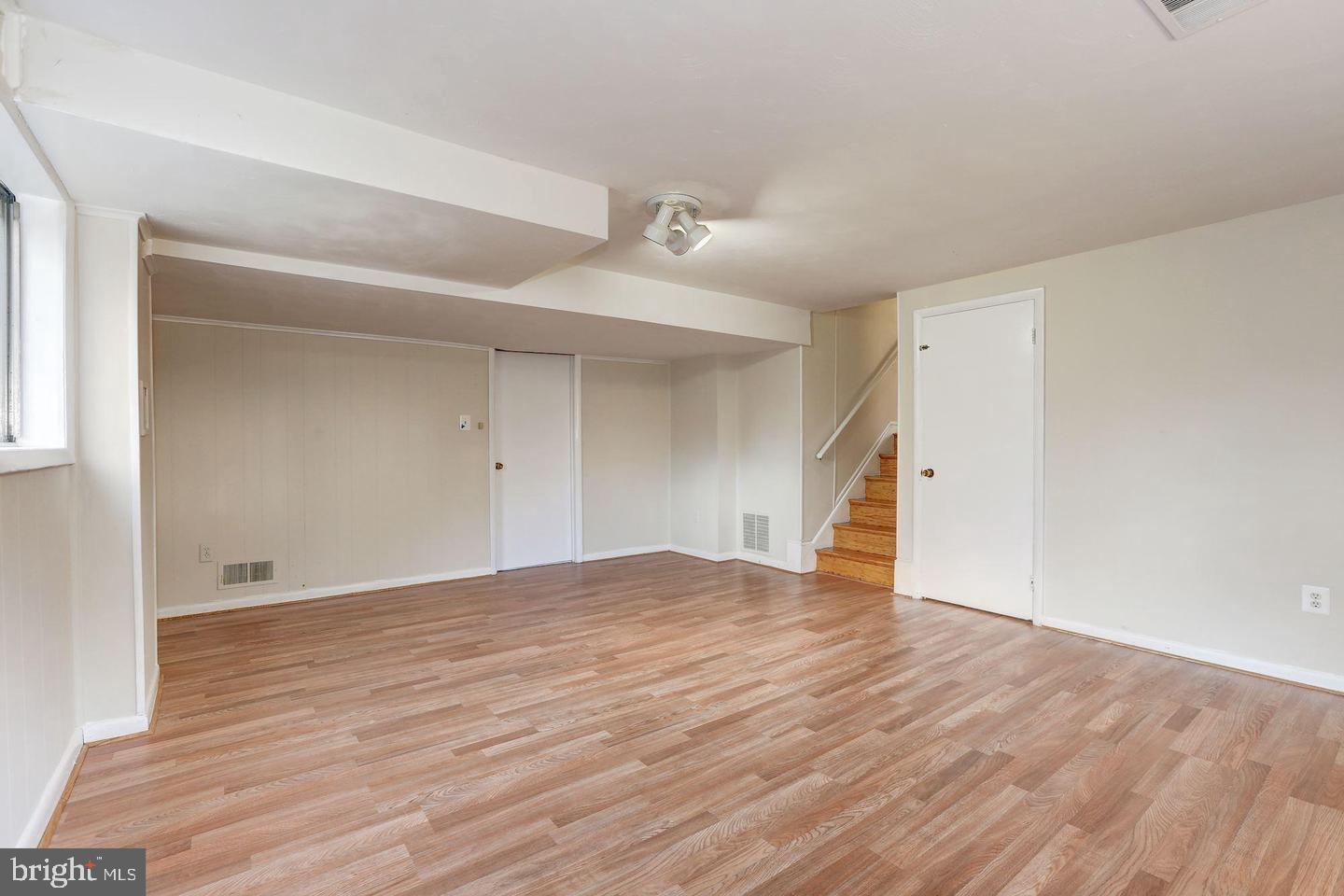 ASPEN HILL PARK - Residential Lease