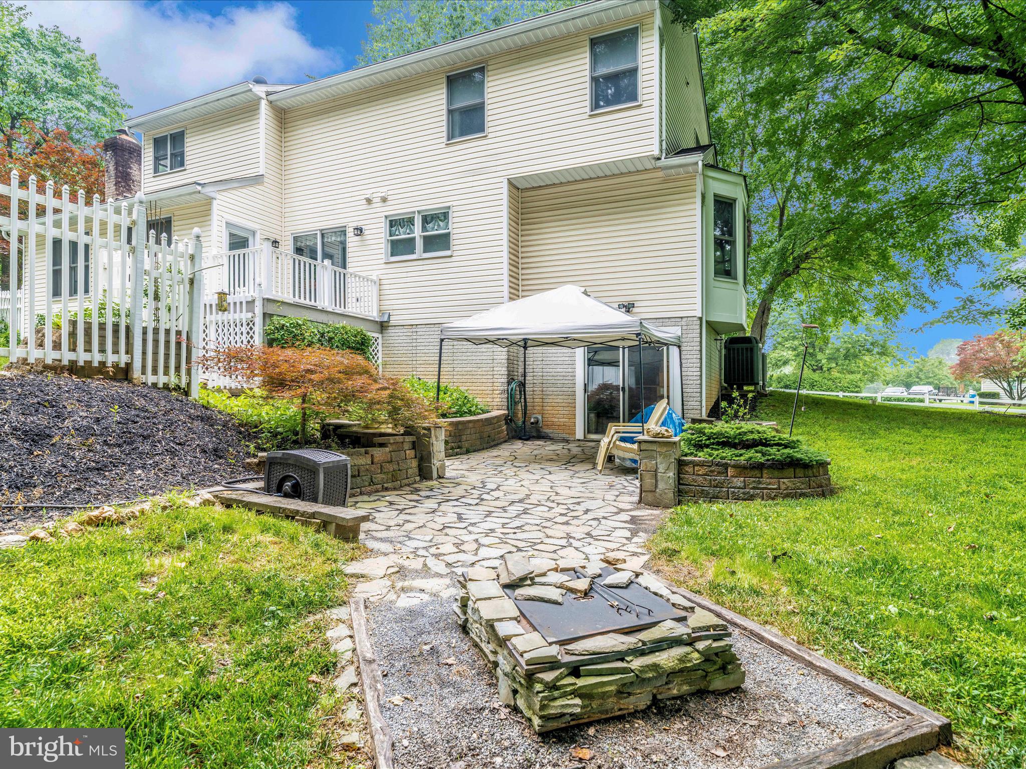 WHITE OAKS - Residential