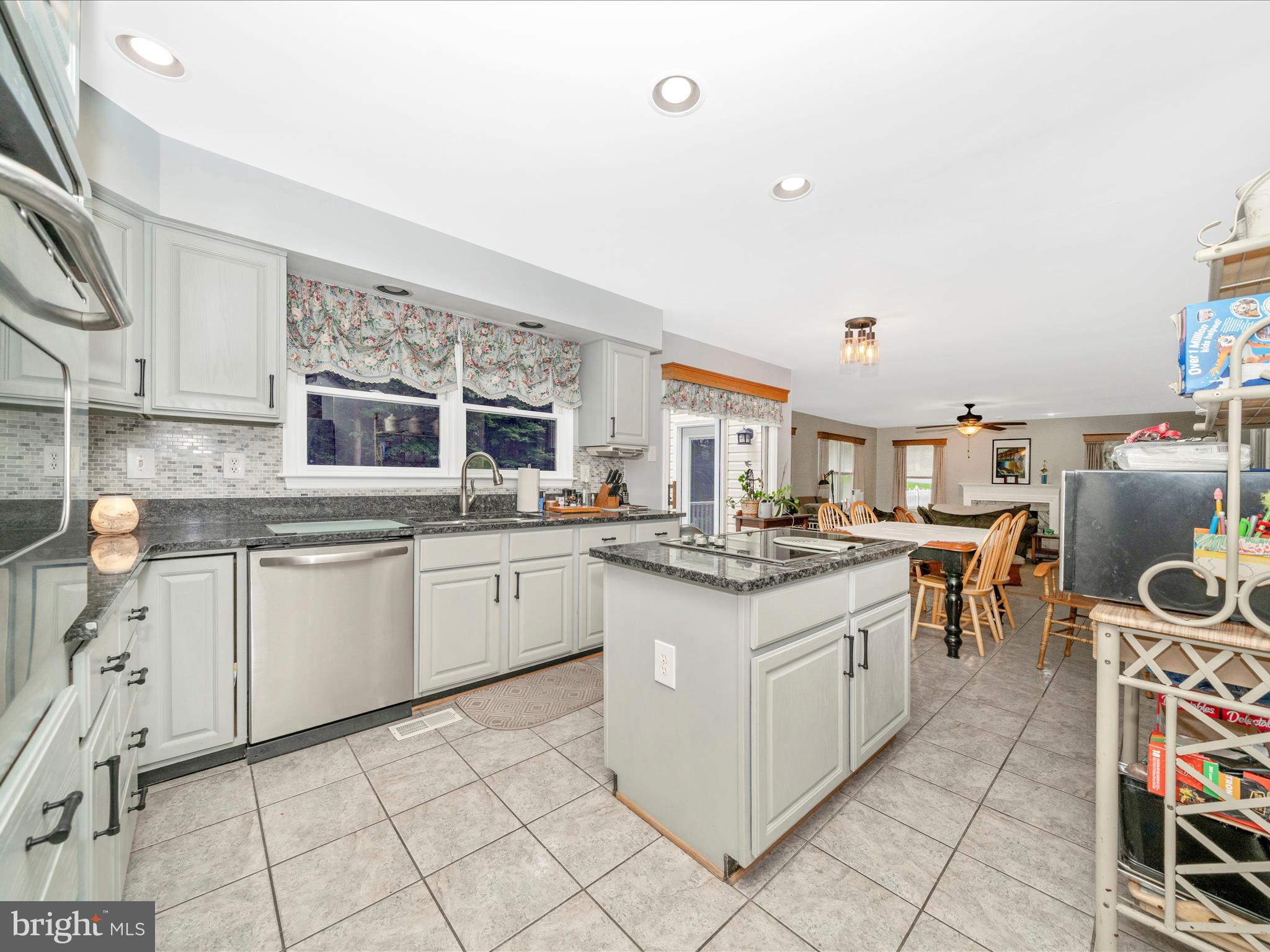 WHITE OAKS - Residential