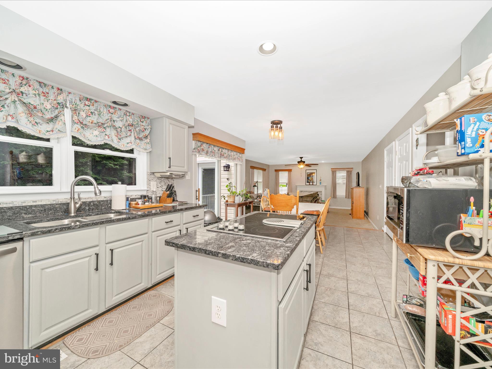 WHITE OAKS - Residential