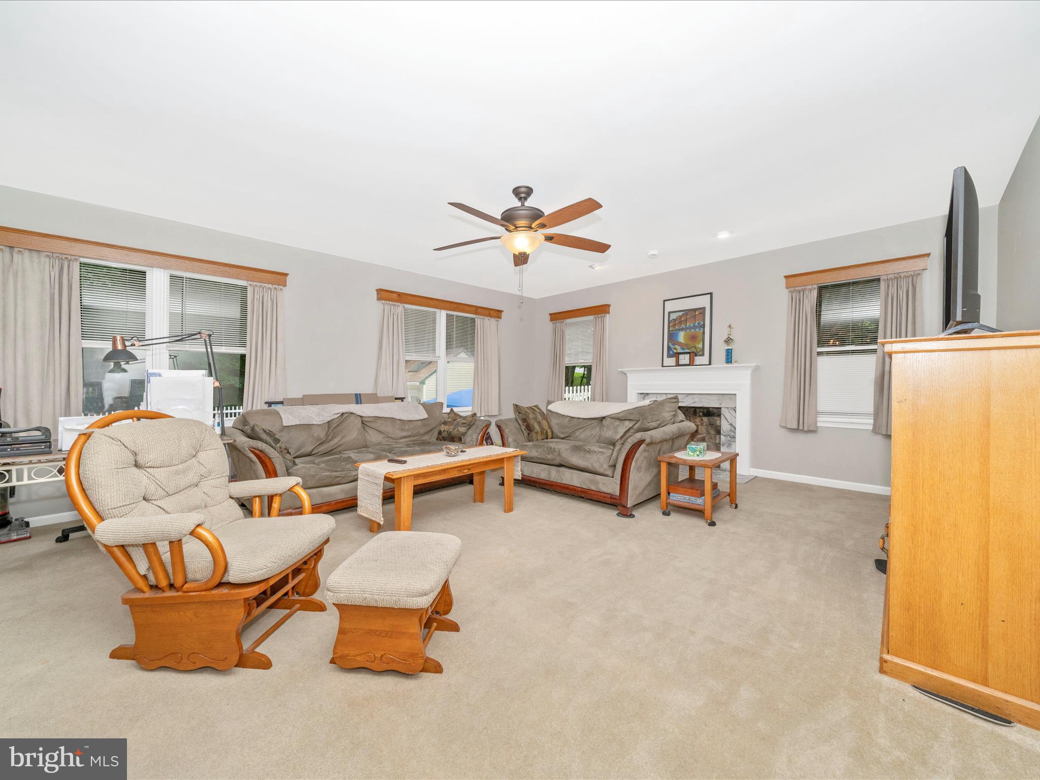 WHITE OAKS - Residential