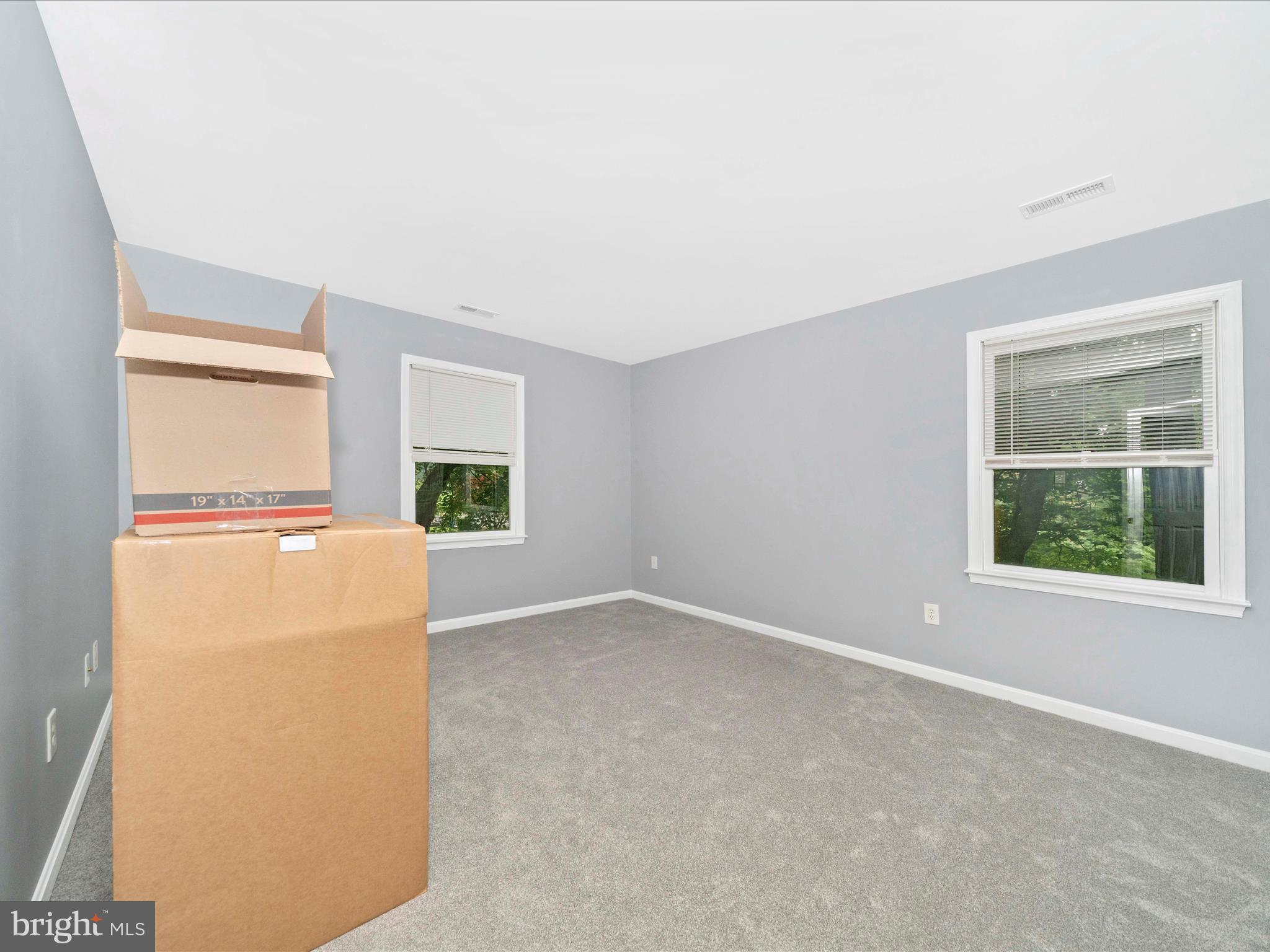 WHITE OAKS - Residential