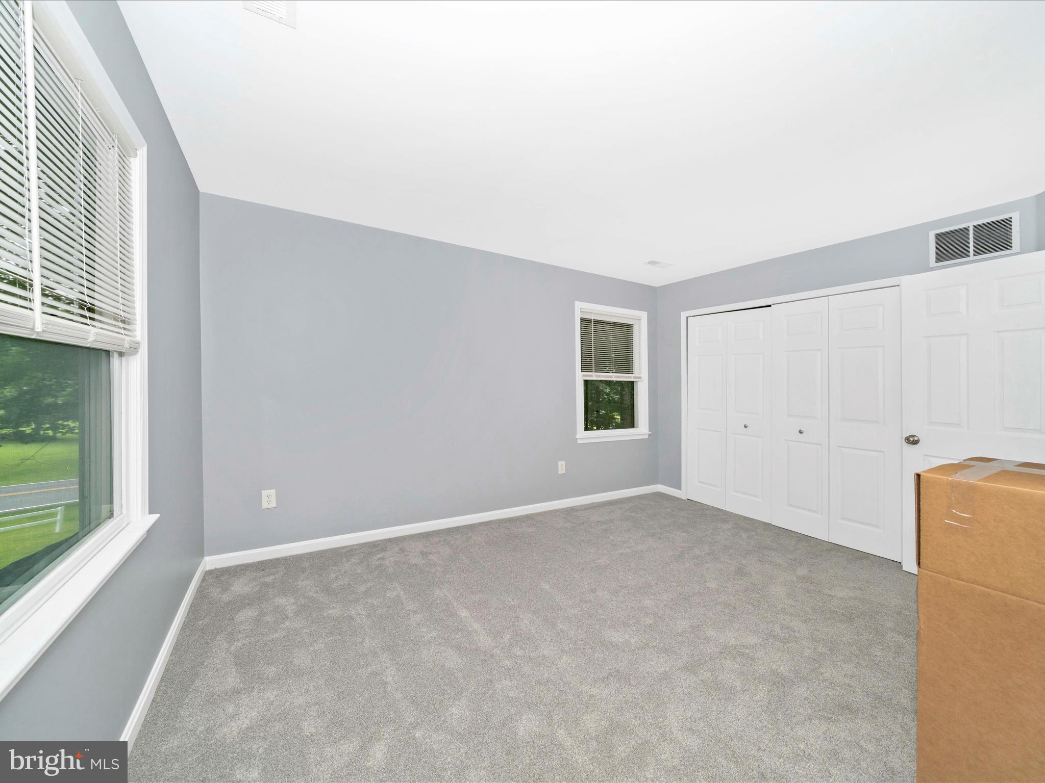 WHITE OAKS - Residential