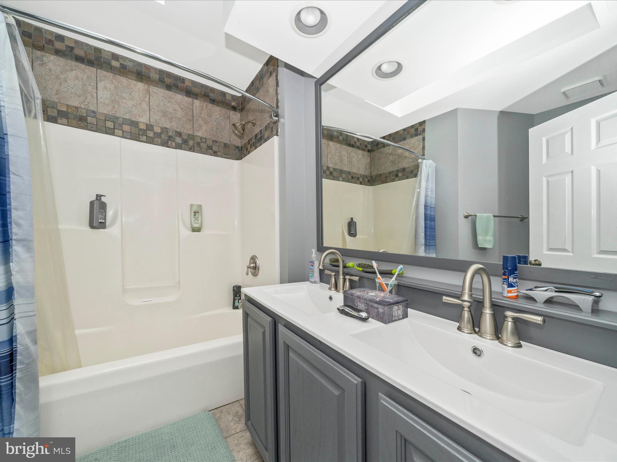 WHITE OAKS - Residential