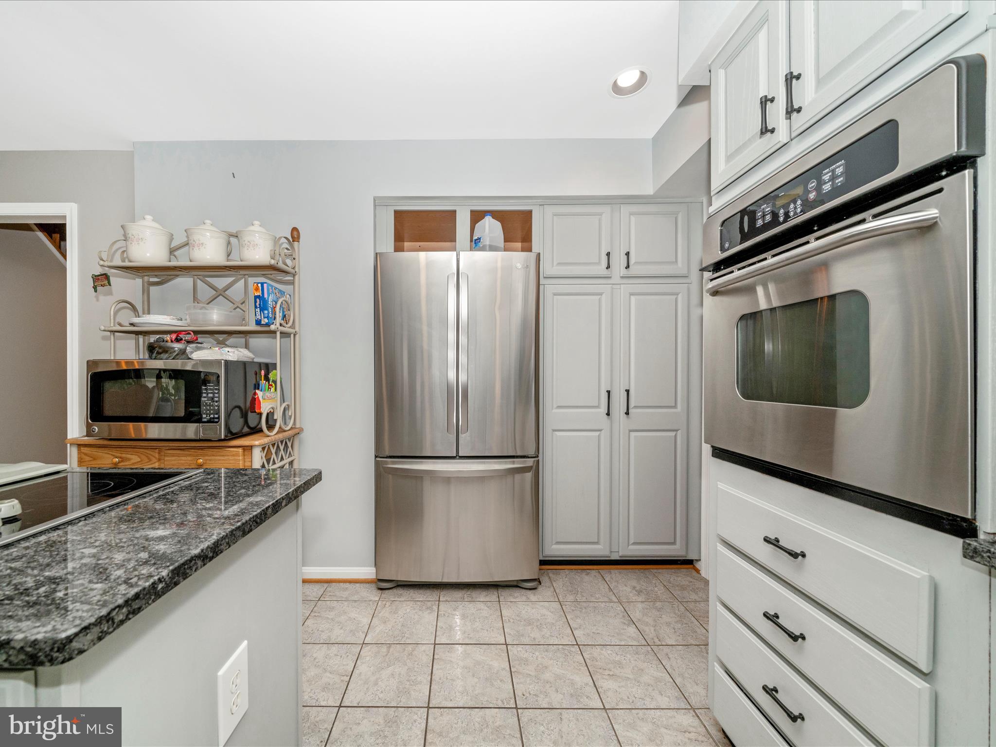 WHITE OAKS - Residential