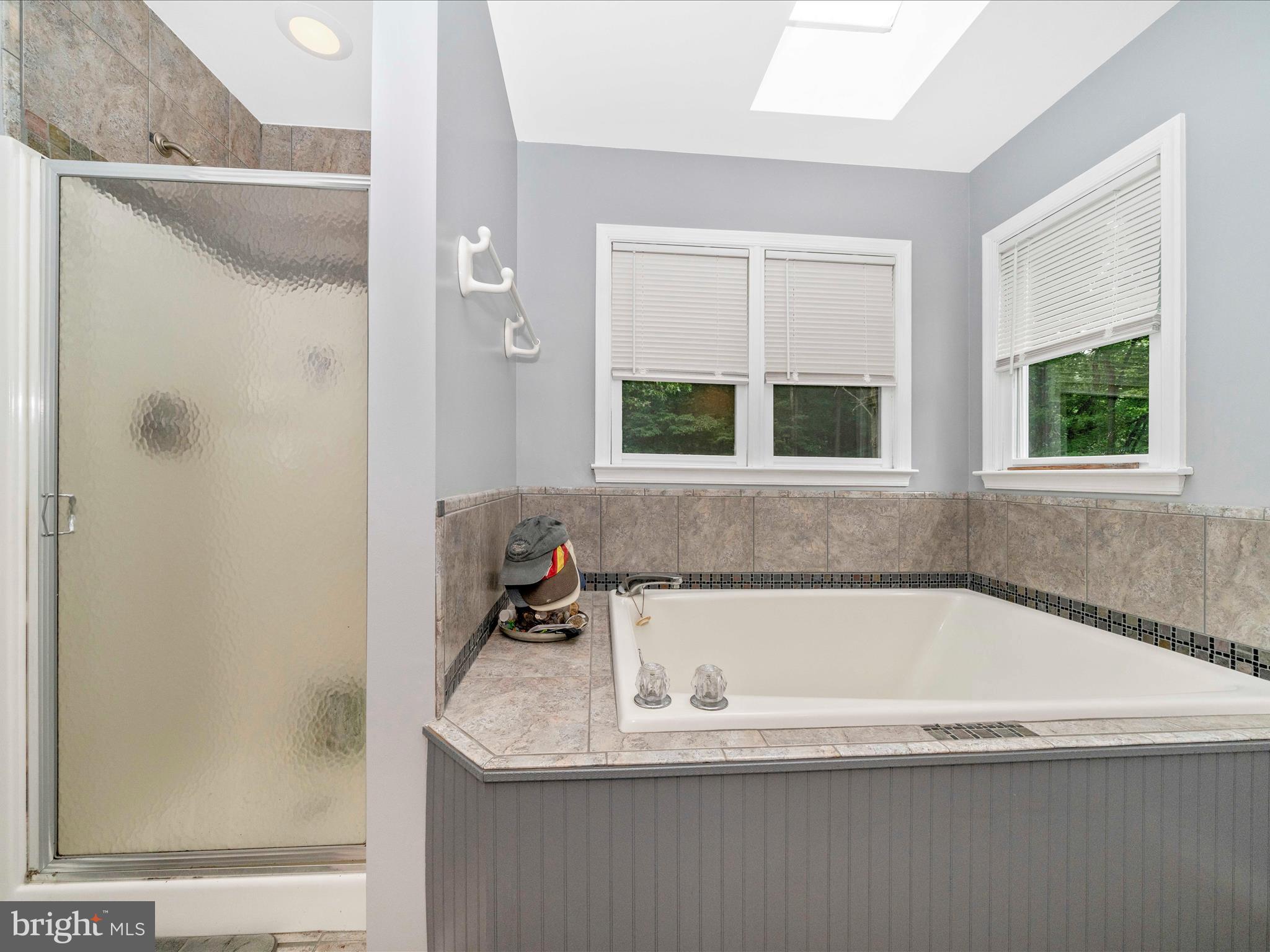 WHITE OAKS - Residential