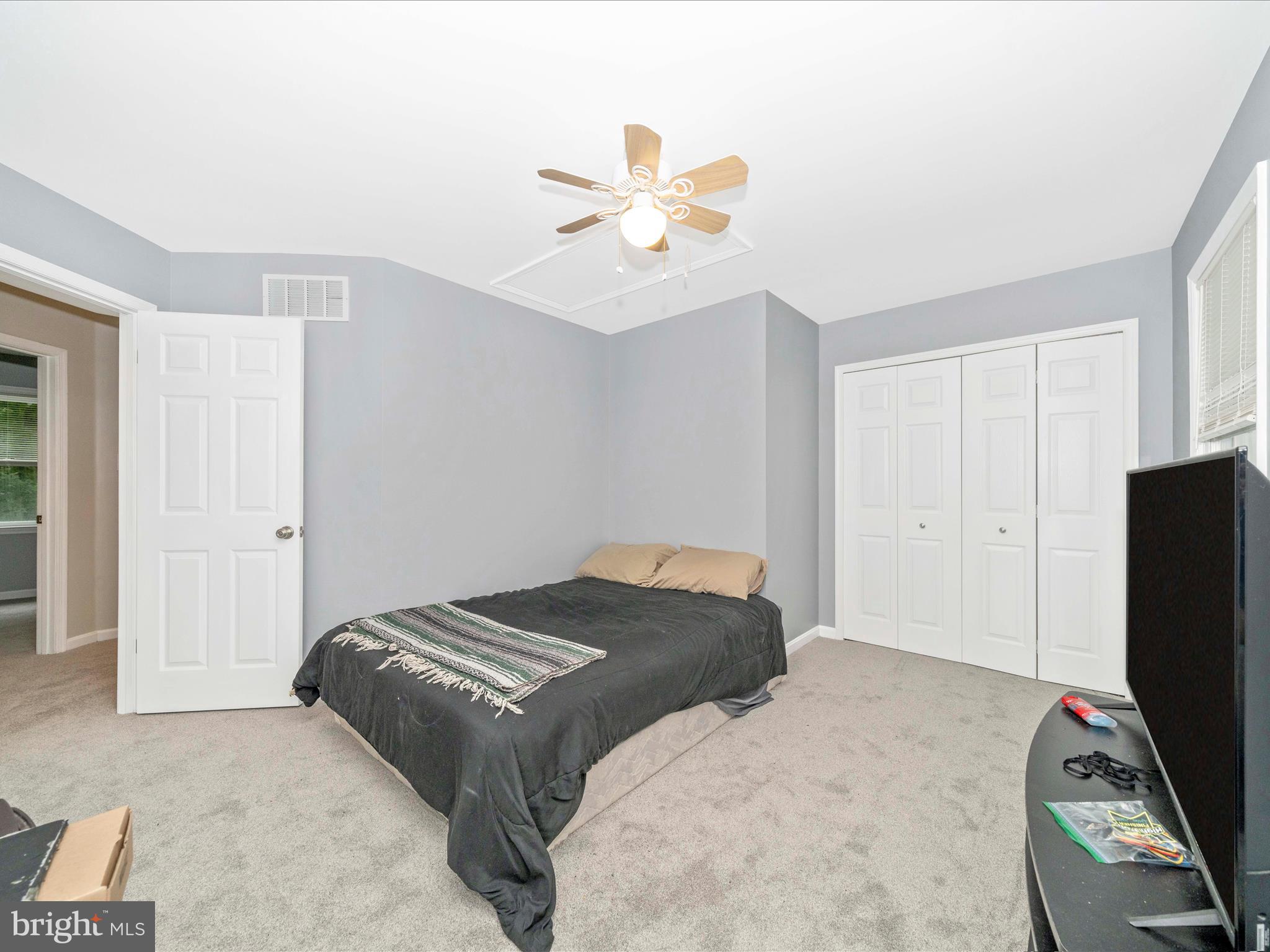 WHITE OAKS - Residential