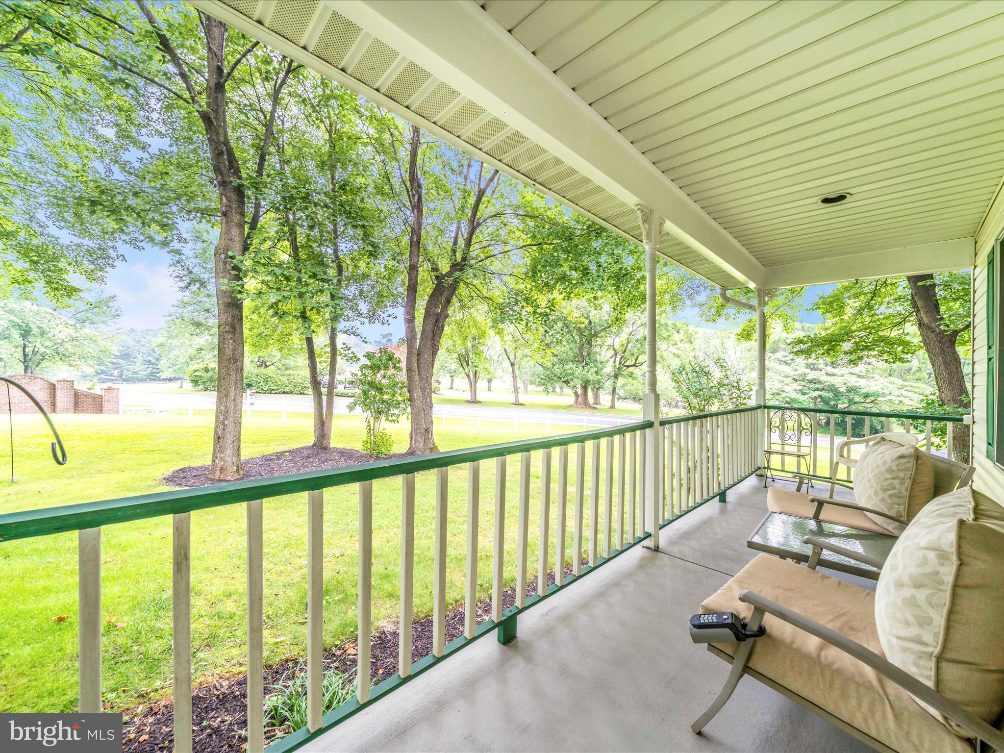 WHITE OAKS - Residential