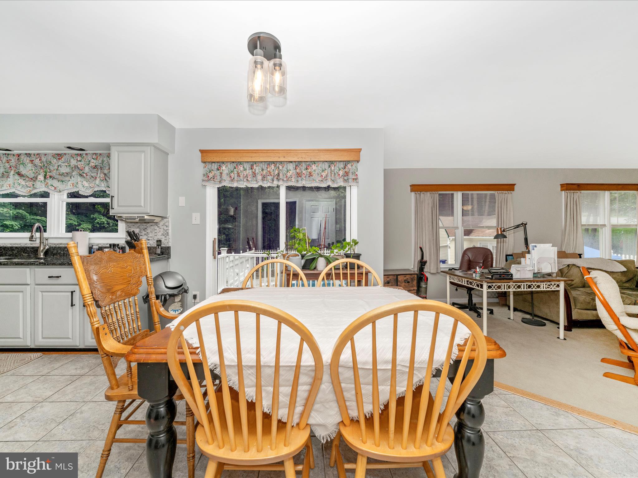 WHITE OAKS - Residential