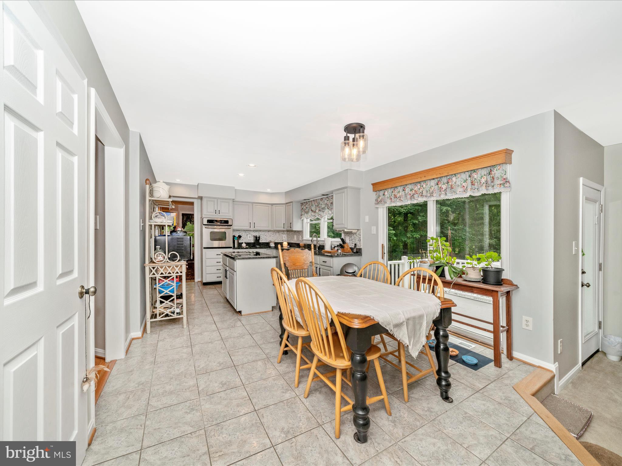 WHITE OAKS - Residential