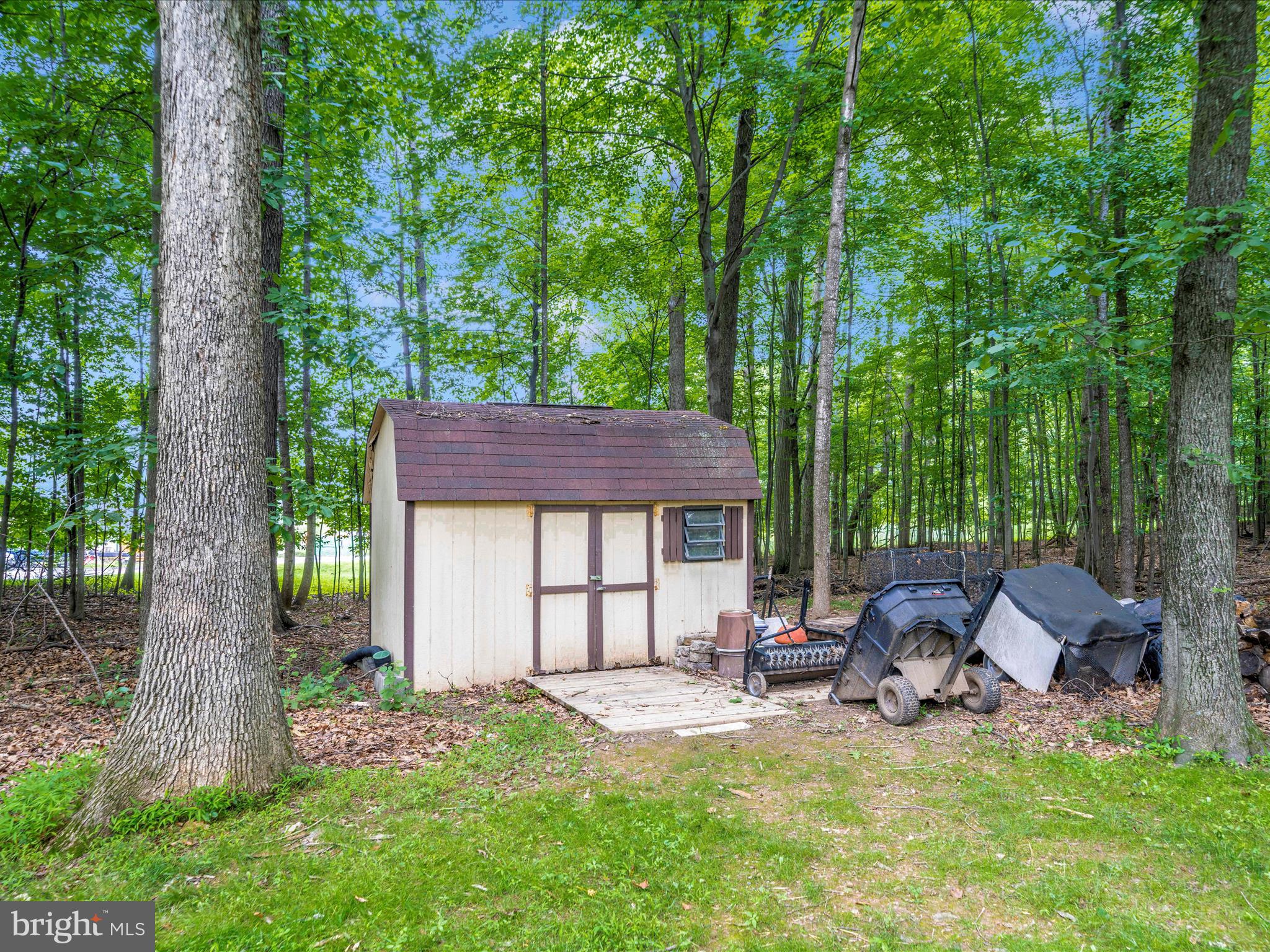 WHITE OAKS - Residential