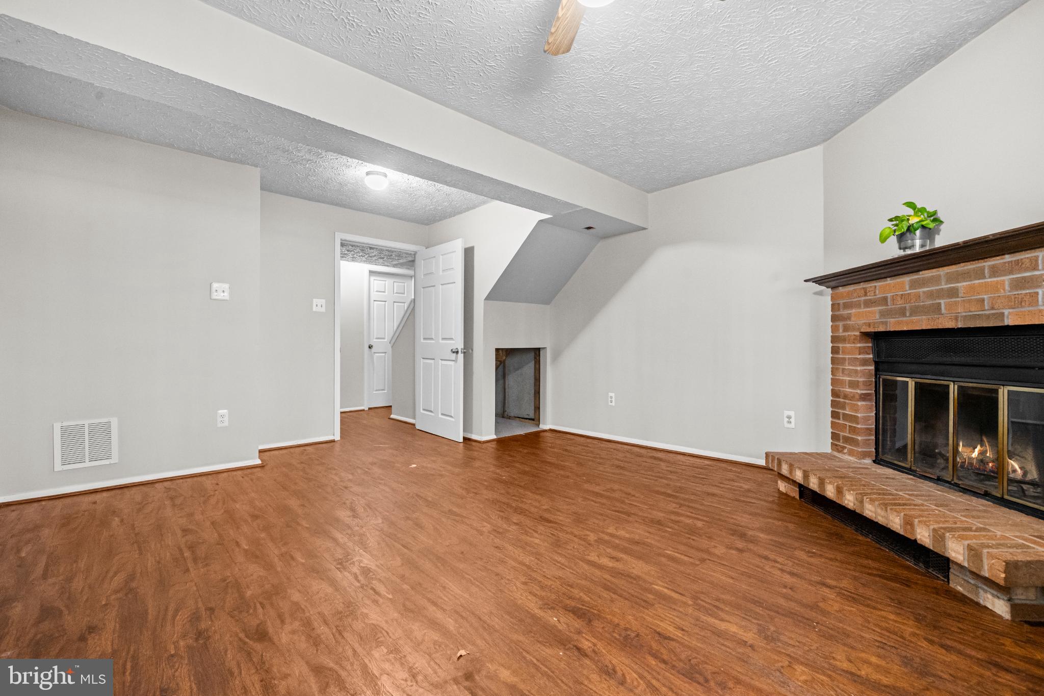 NEWINGTON COMMONS - Residential