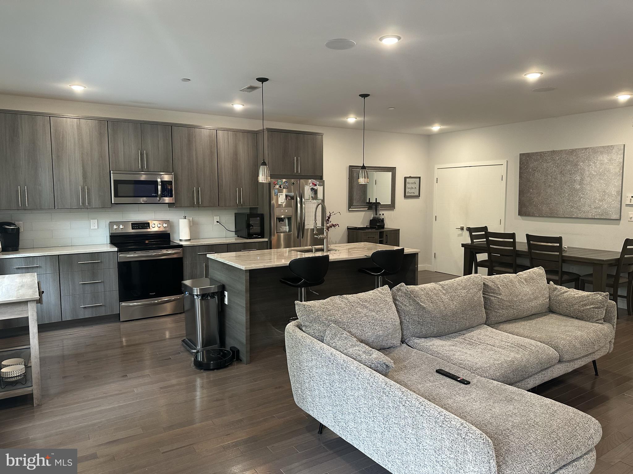 LUDLOW - Residential Lease