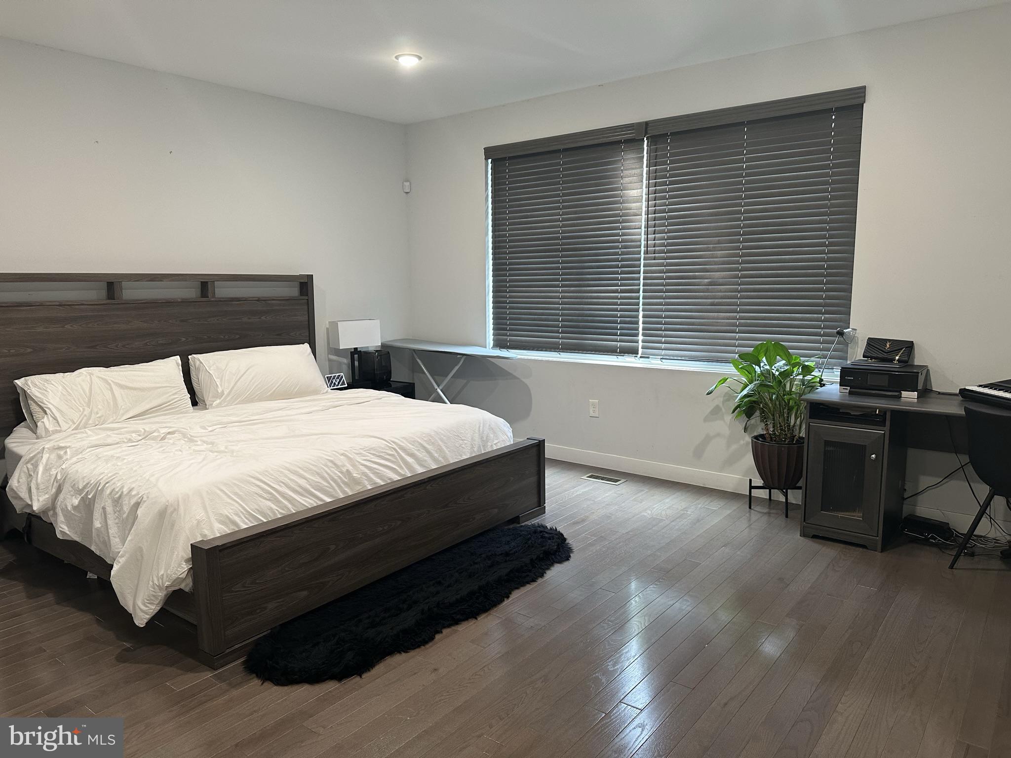 LUDLOW - Residential Lease