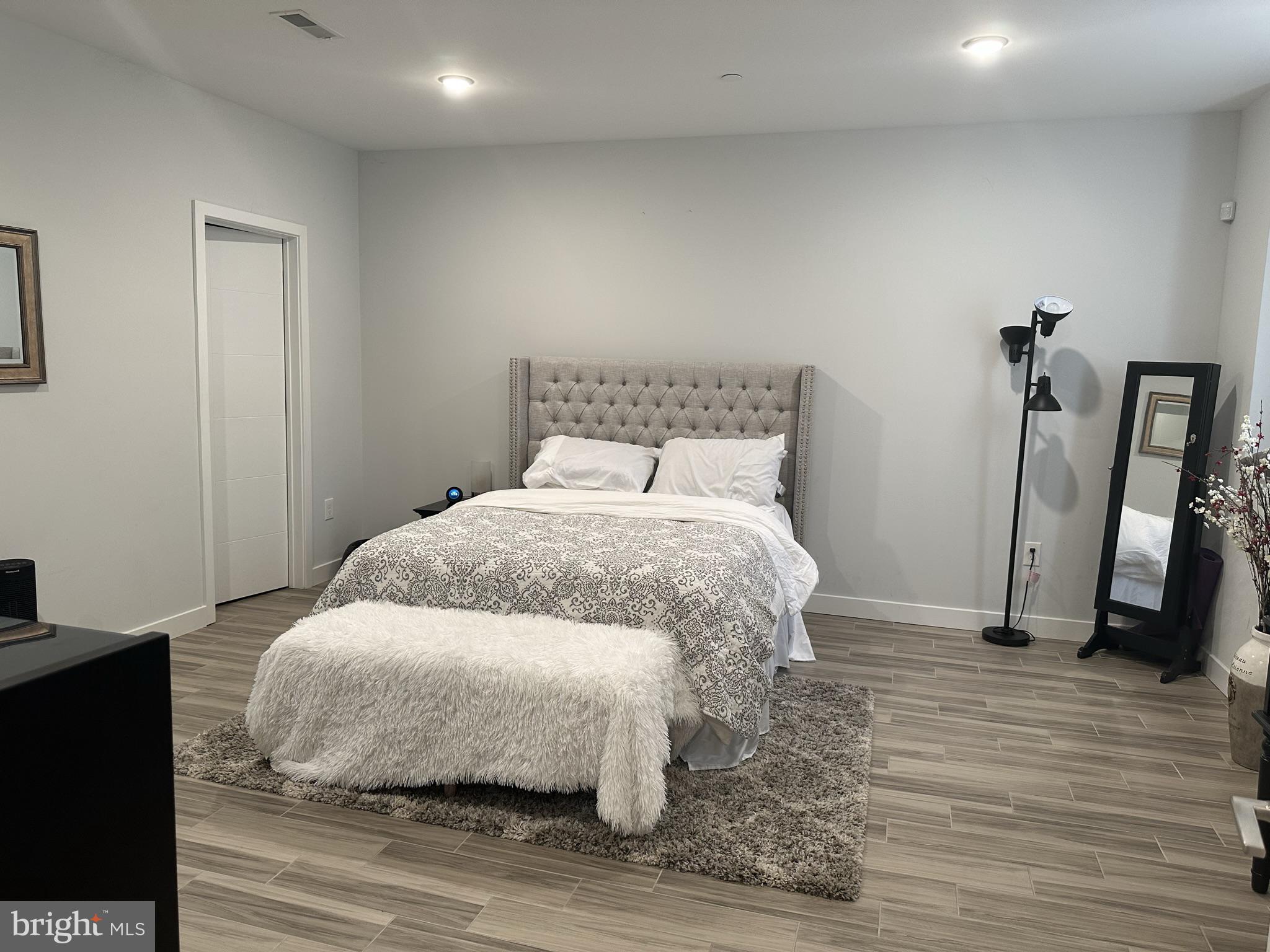 LUDLOW - Residential Lease