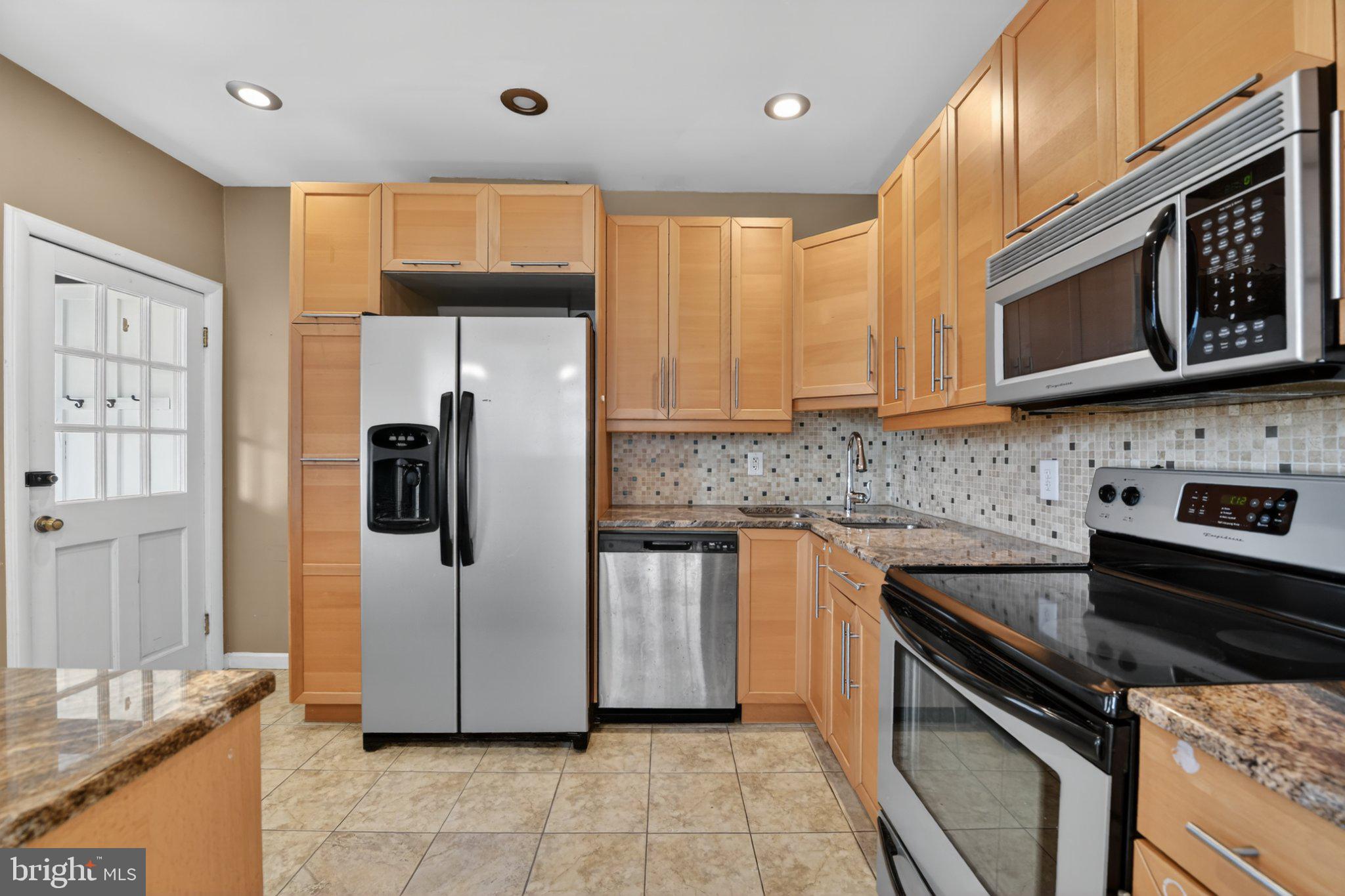 2542 CLEVELAND AVENUE