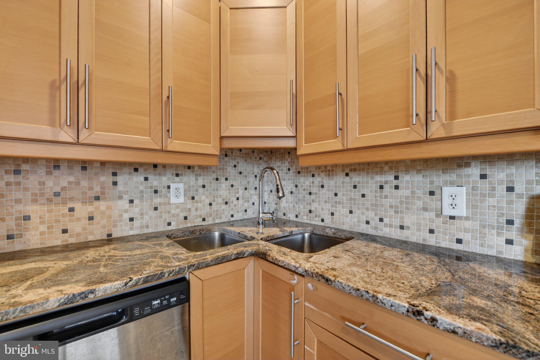 2542 CLEVELAND AVENUE