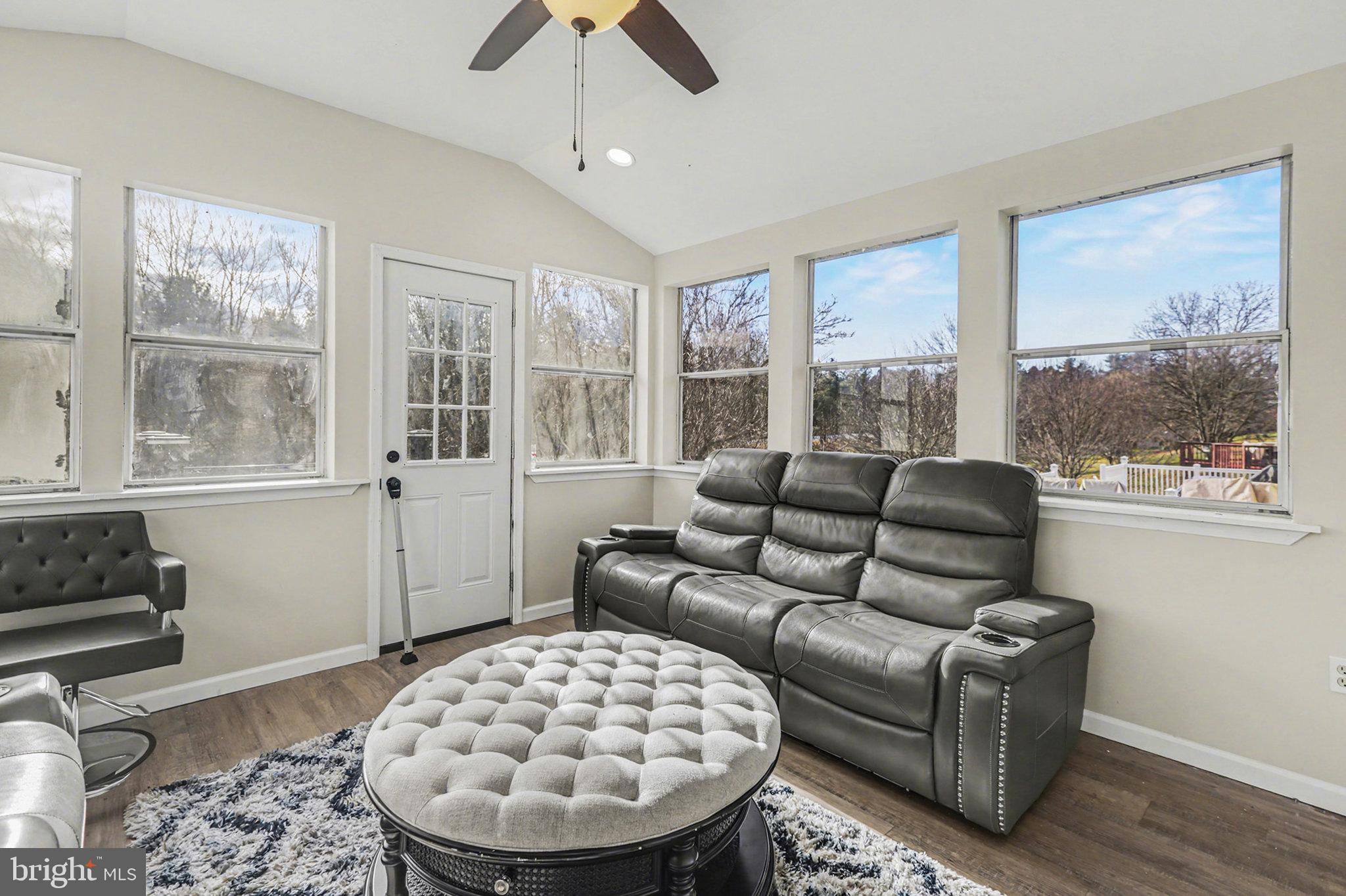 SUNNY HILL FARMS - Residential