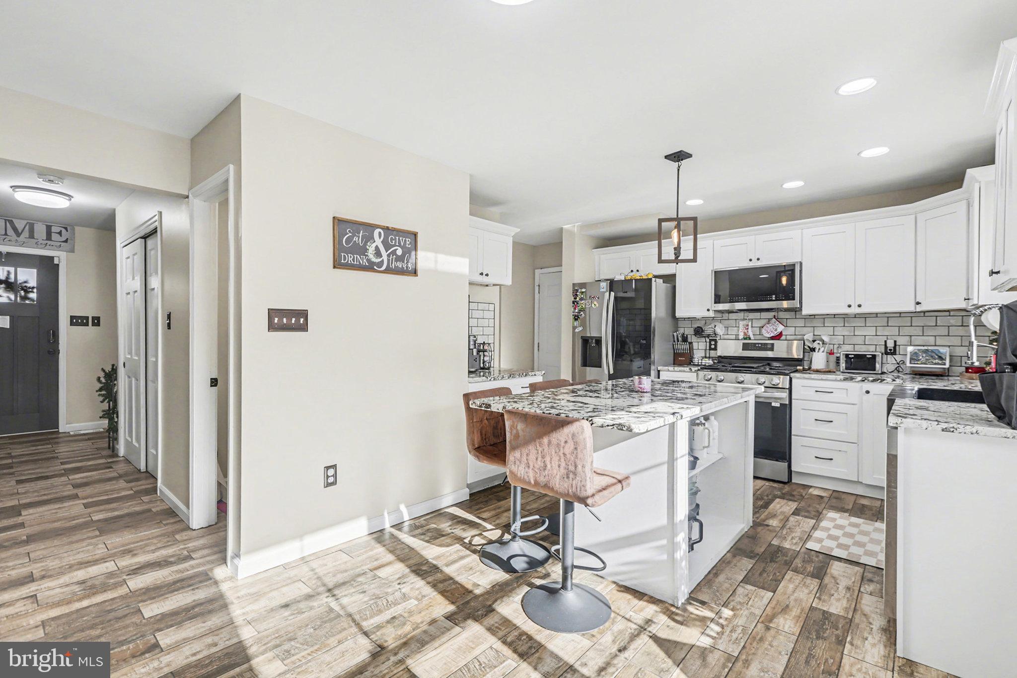 SUNNY HILL FARMS - Residential