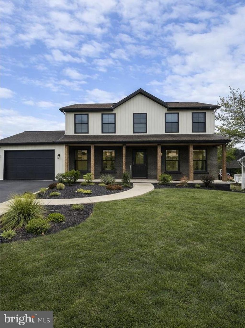 Photo of 897 Sunny Hill Lane, HARRISBURG, PA 17111 (MLS # PADA2052460)