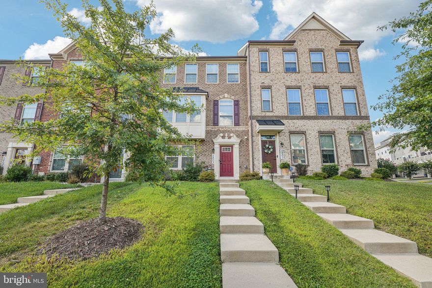 Welcome to this beautiful three-level townhome in the sought-after Norbourne Park community of Upper Marlboro. The open floor plan is designed for today’s lifestyle, with a spacious gourmet kitchen that features an oversized island, modern cabinetry, and stylish lighting. The kitchen flows right into the living and dining areas, making it easy to cook, relax, or entertain. You’ll also find a convenient half bath on this level, along with access to a large deck - perfect for enjoying some fresh air.
On the bedroom level, the primary suite includes its own private bath, with two additional bedrooms and a full hall bath just down the hall. The lower level is flexible space - ideal for a family room, home office, or even guest space with a powder room and leads to the attached two-car garage.
Living in Norbourne Park means being part of a welcoming community, with easy access to nearby shopping, dining, and commuter routes. You’re just minutes from major highways, with convenient connections into Washington, DC, Baltimore, and Annapolis, whether for work or weekend plans.
This home is truly move-in ready and waiting for its next chapter.